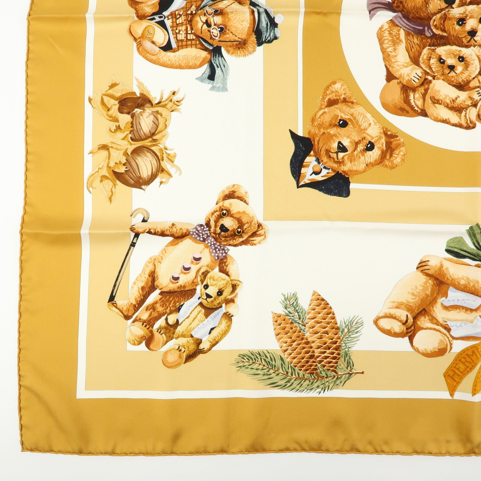 HERMES Carre 90 Silk 100% Scarf Confidents de Coeurs Bear Print