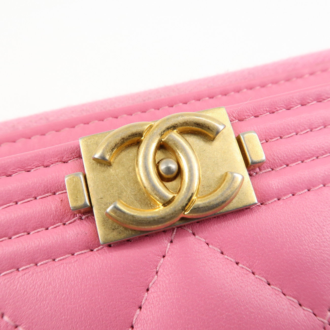 CHANEL Lamb Skin Matelasse Boy Chanel COCO Mark Fragment Case Used