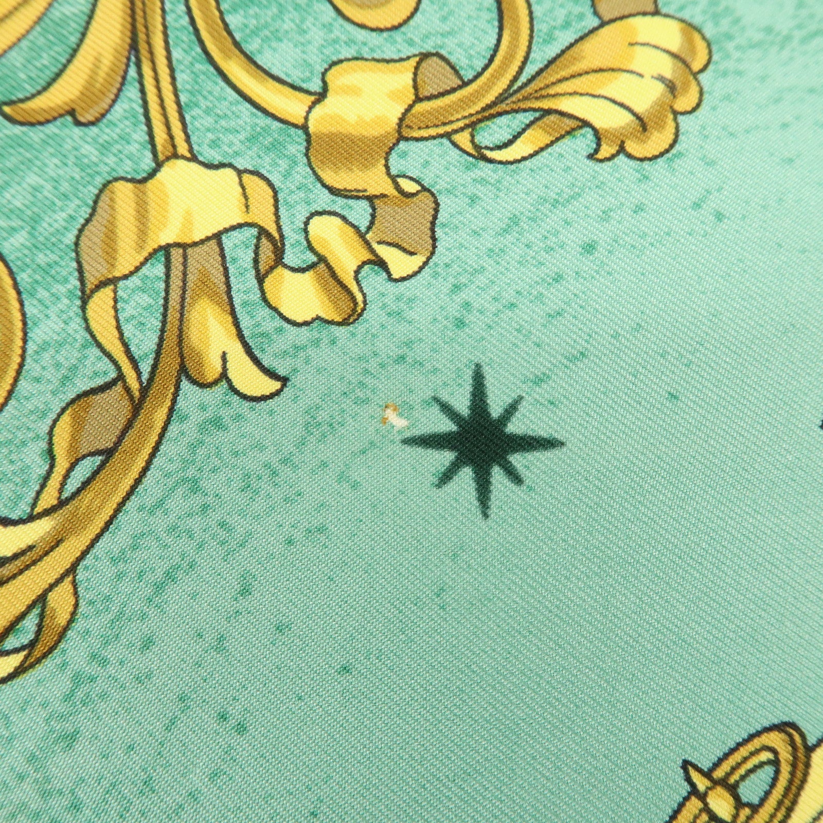 HERMES Carre 90 Silk 100% COSMOS Scarf Green