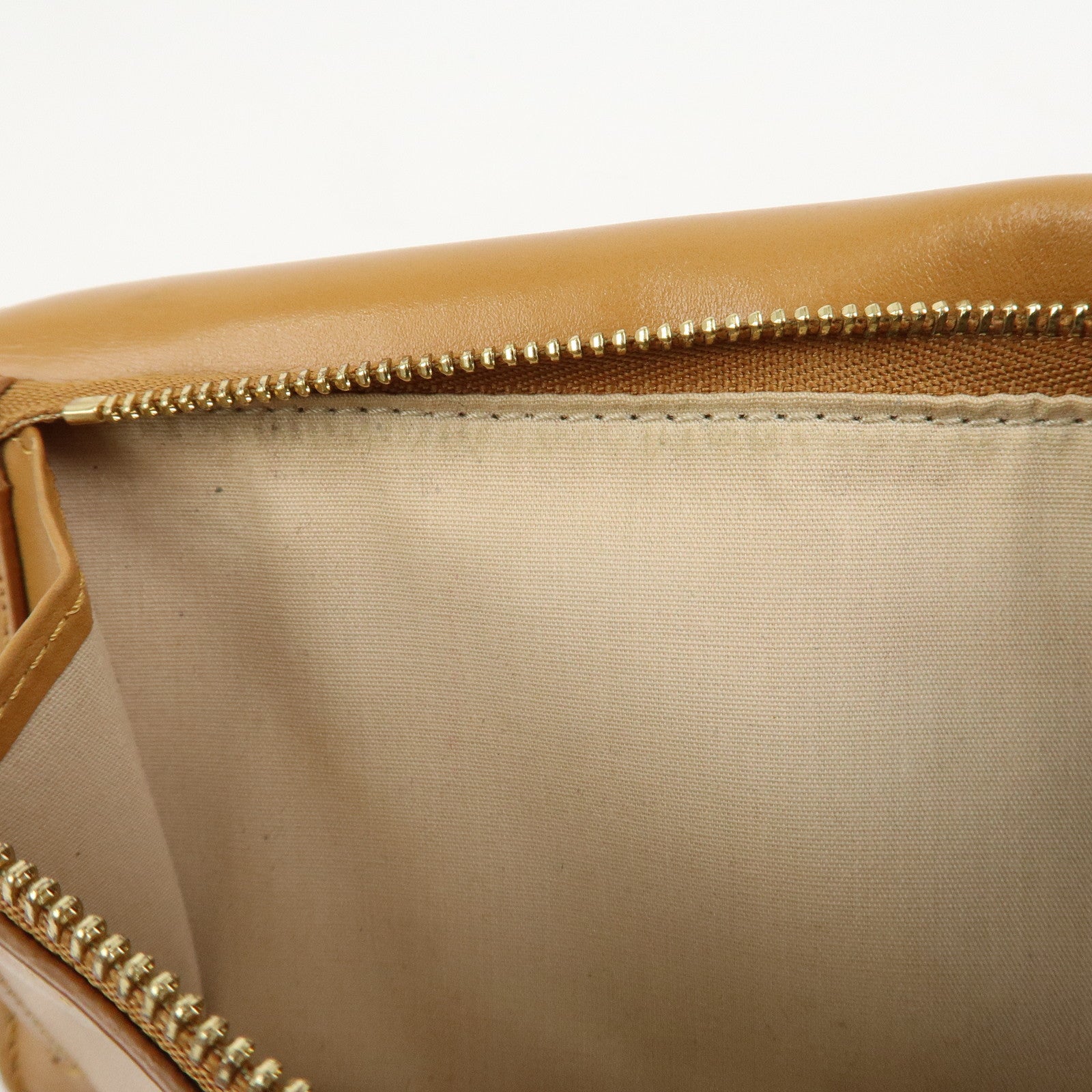 Chloe Leather Bi-hold Long Wallet Brown