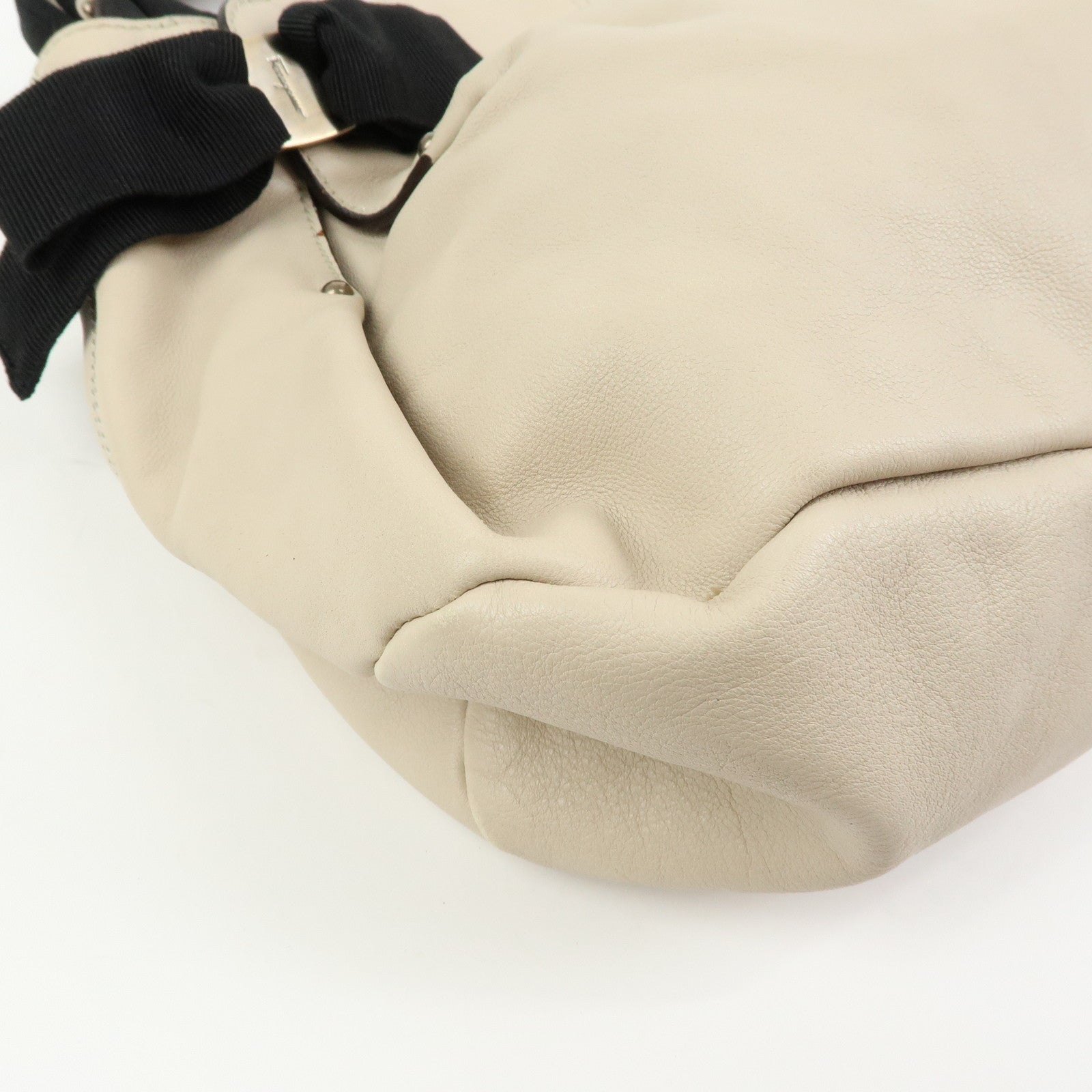 Ferragamo Vara Ribbon Leather Tote Bag Shoulder Bag Ivory Black