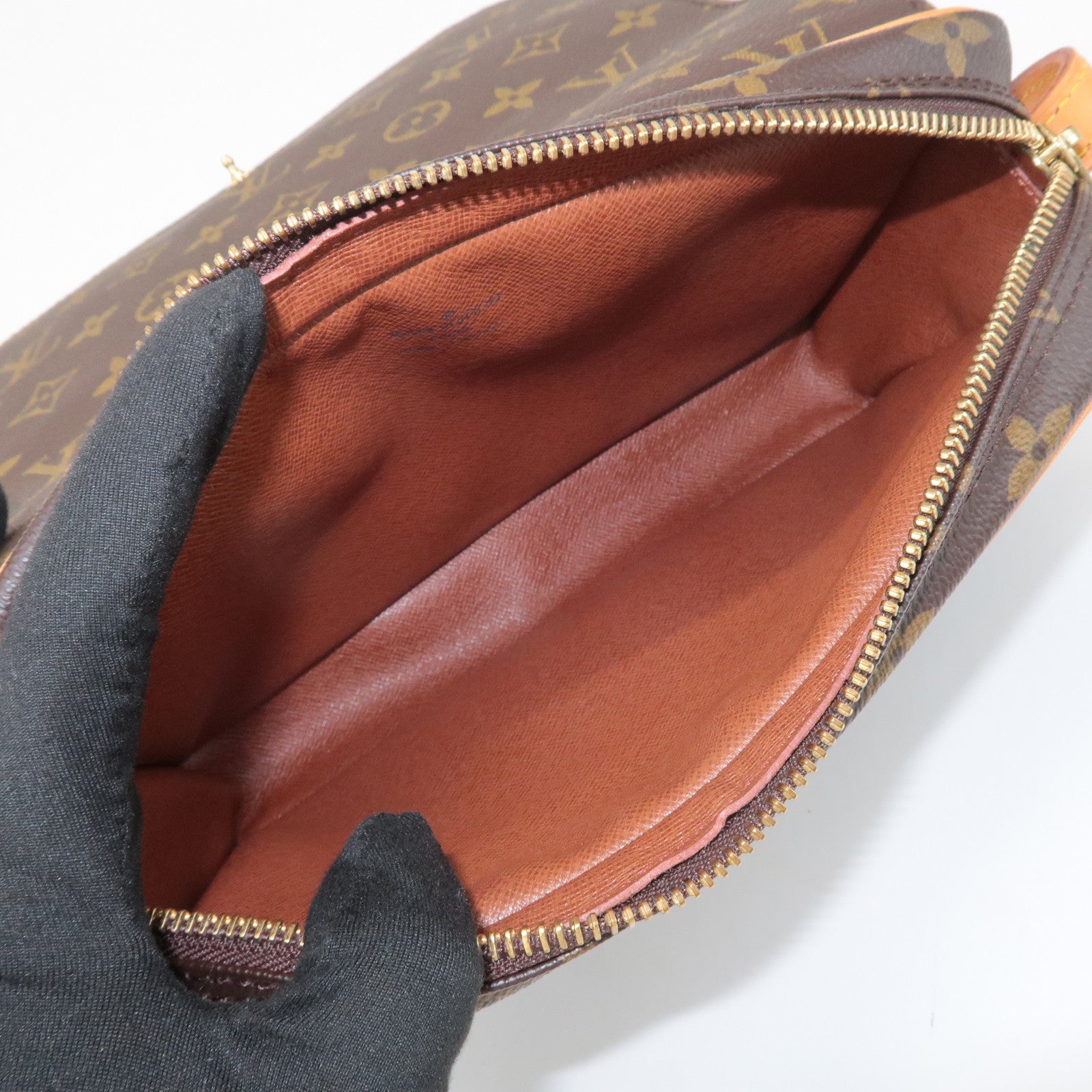 Louis Vuitton Monogram Canvas Saint Germain 24 Shoulder Bag M51210