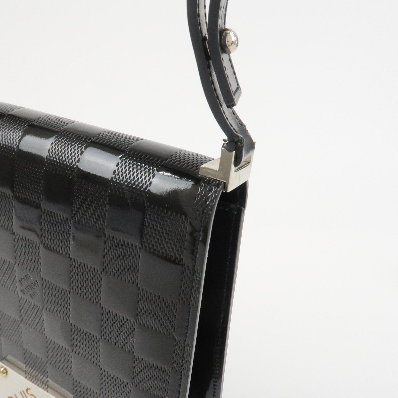 Louis Vuitton Damier Vernis Club Shoulder Bag Noir M92127