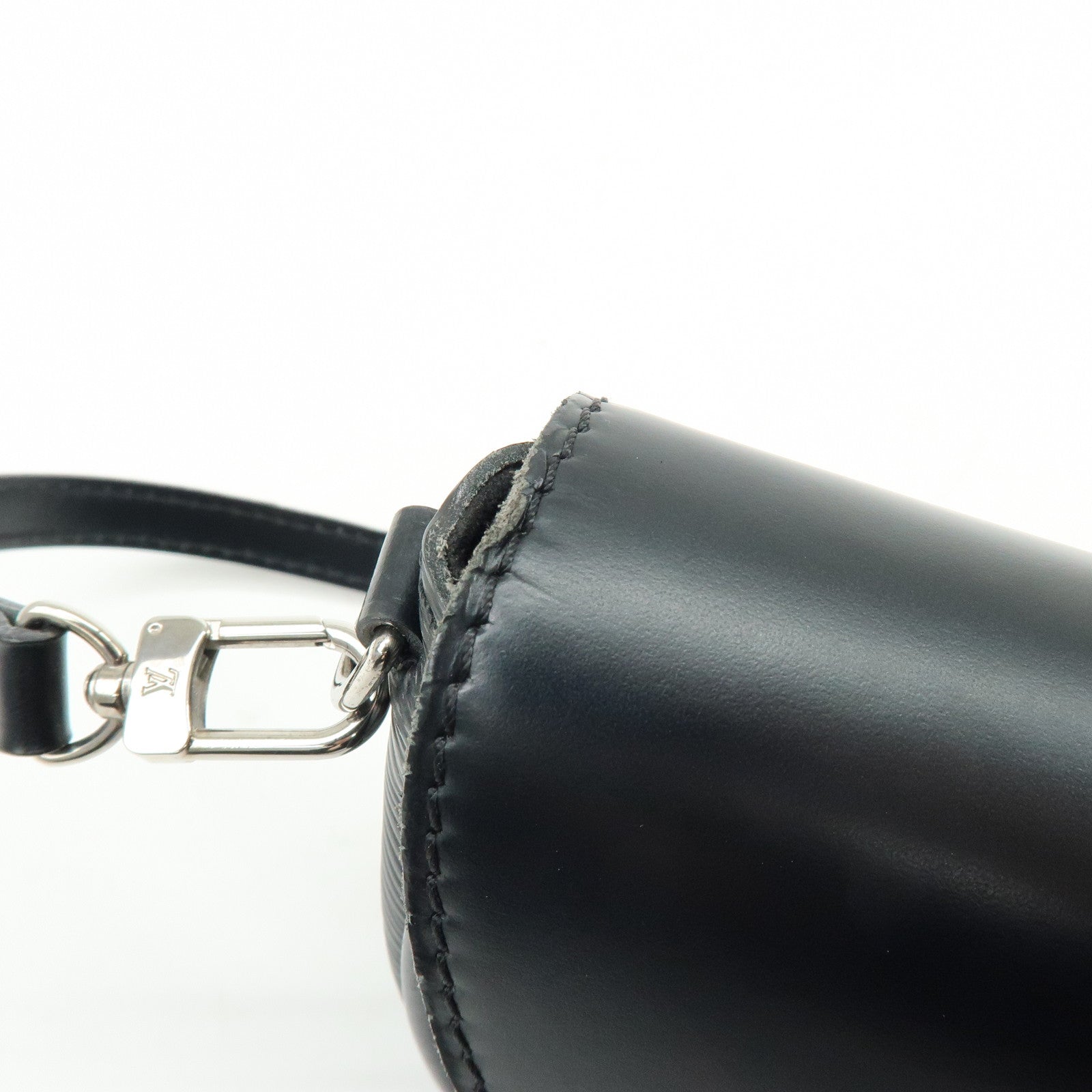 Louis Vuitton Epi Pochette Montaigne Shoulder Bag Noir M59292