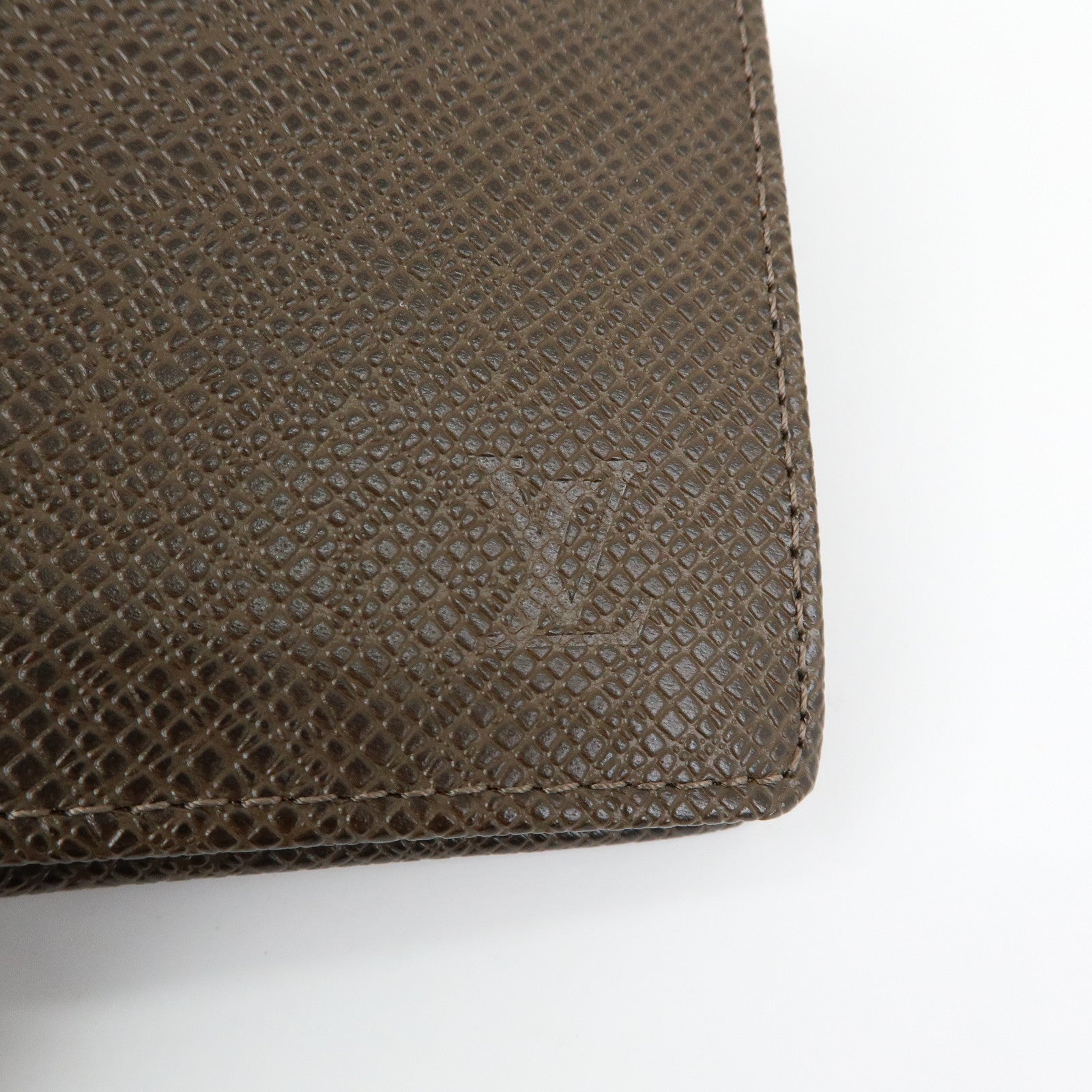 Louis Vuitton Taiga Porte 3 Cartes Credit Bi-fold Wallet M30458