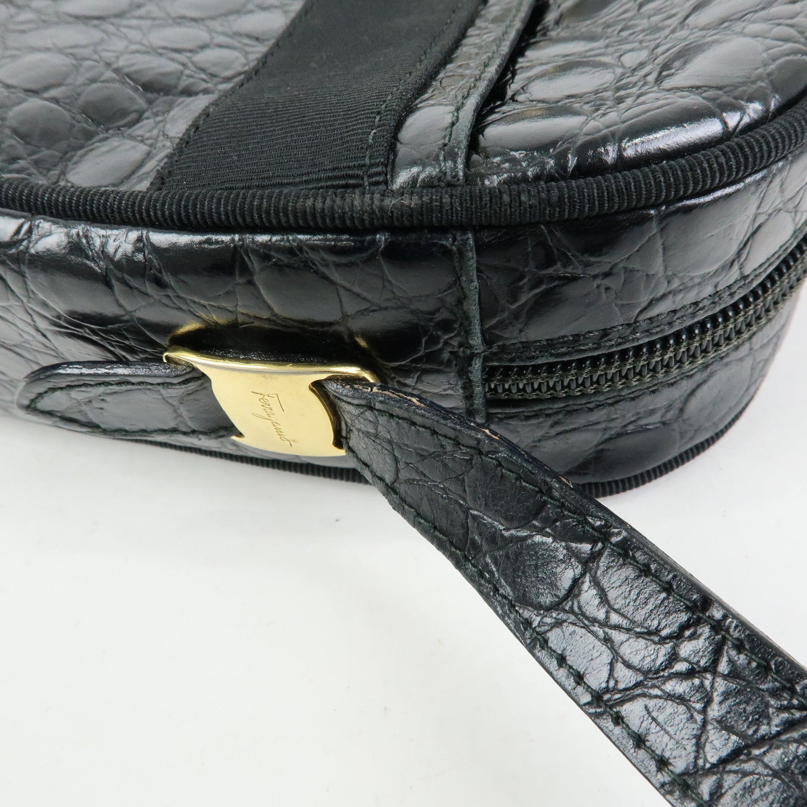 Ferragamo Vara Embossed Leather Shoulder Bag Crossbody Bag Black