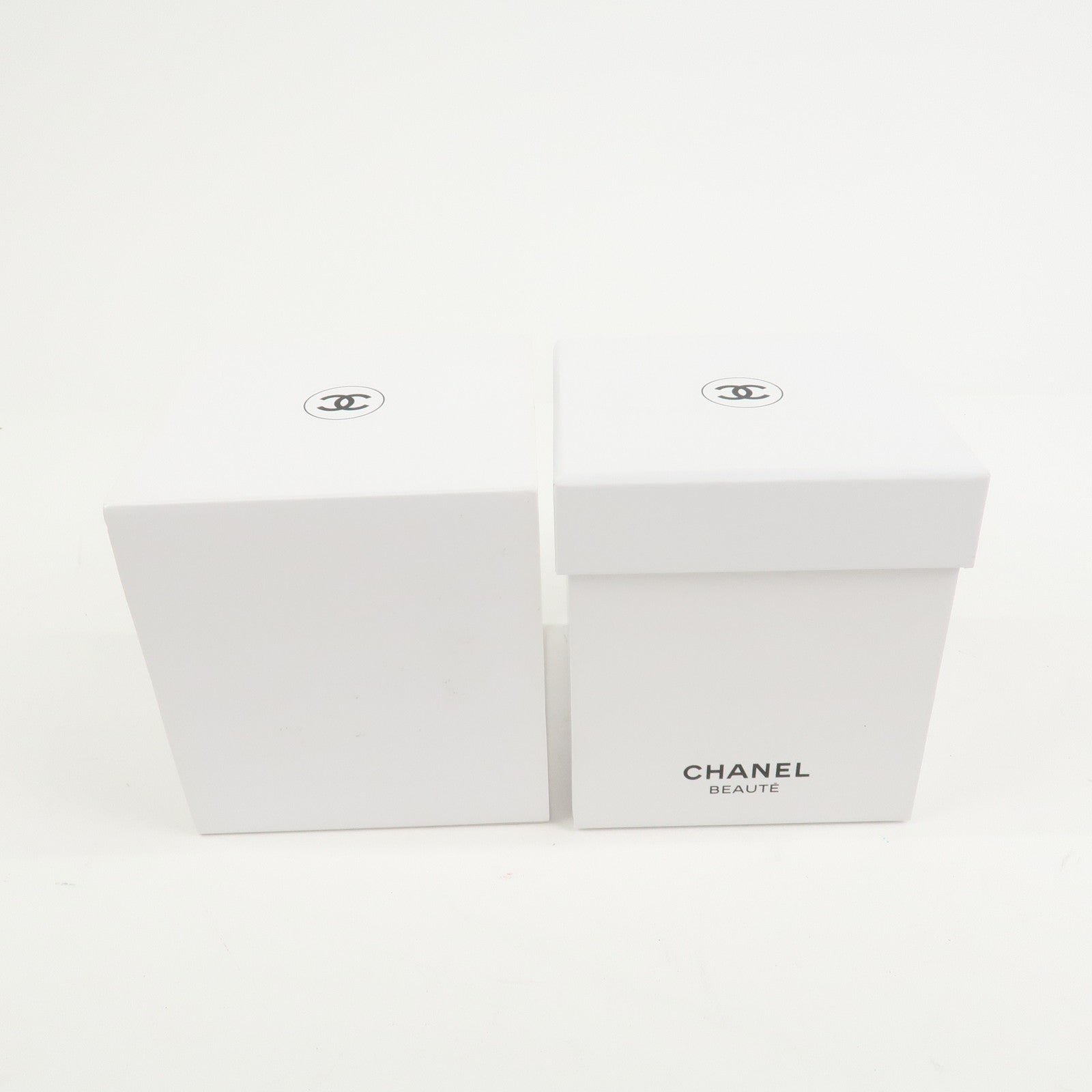 CHANEL Snow Dome No.5 Perfume Bottle Edition Multicolor