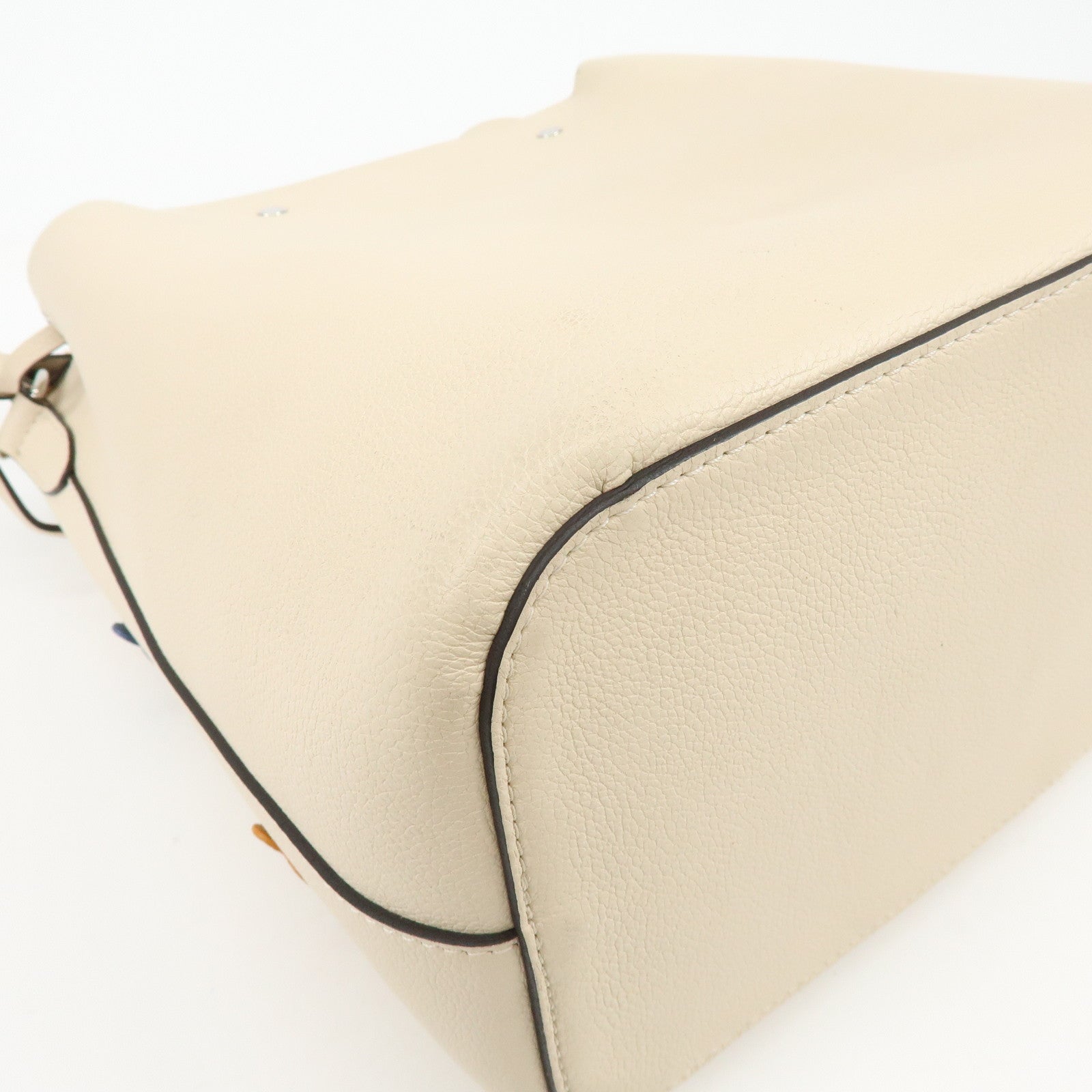 Louis Vuitton Lockme Calf Leather Bucket Shoulder Bag Flower M53081