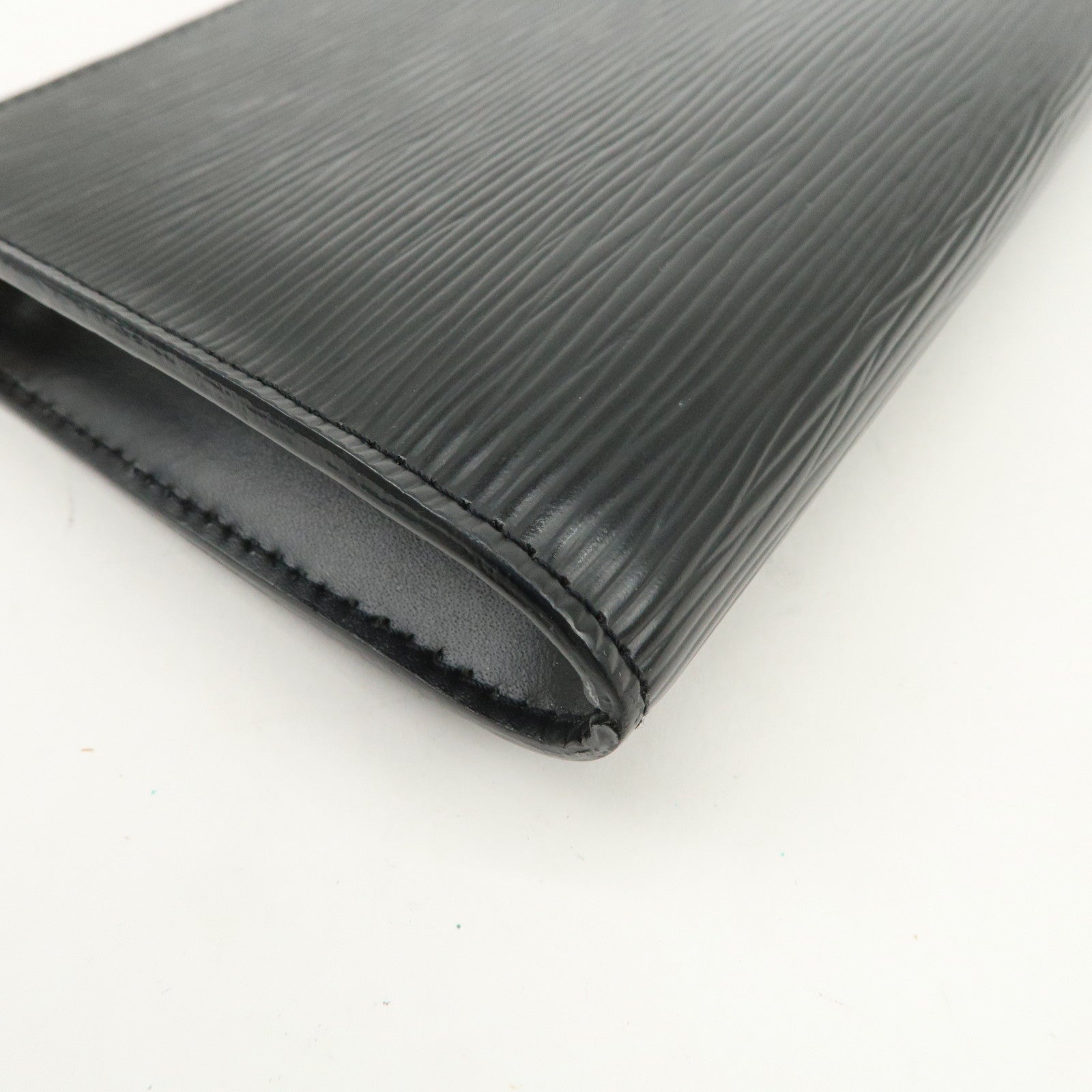 Louis Vuitton Epi Pochette Accessoires Hand Bag Noir M52942