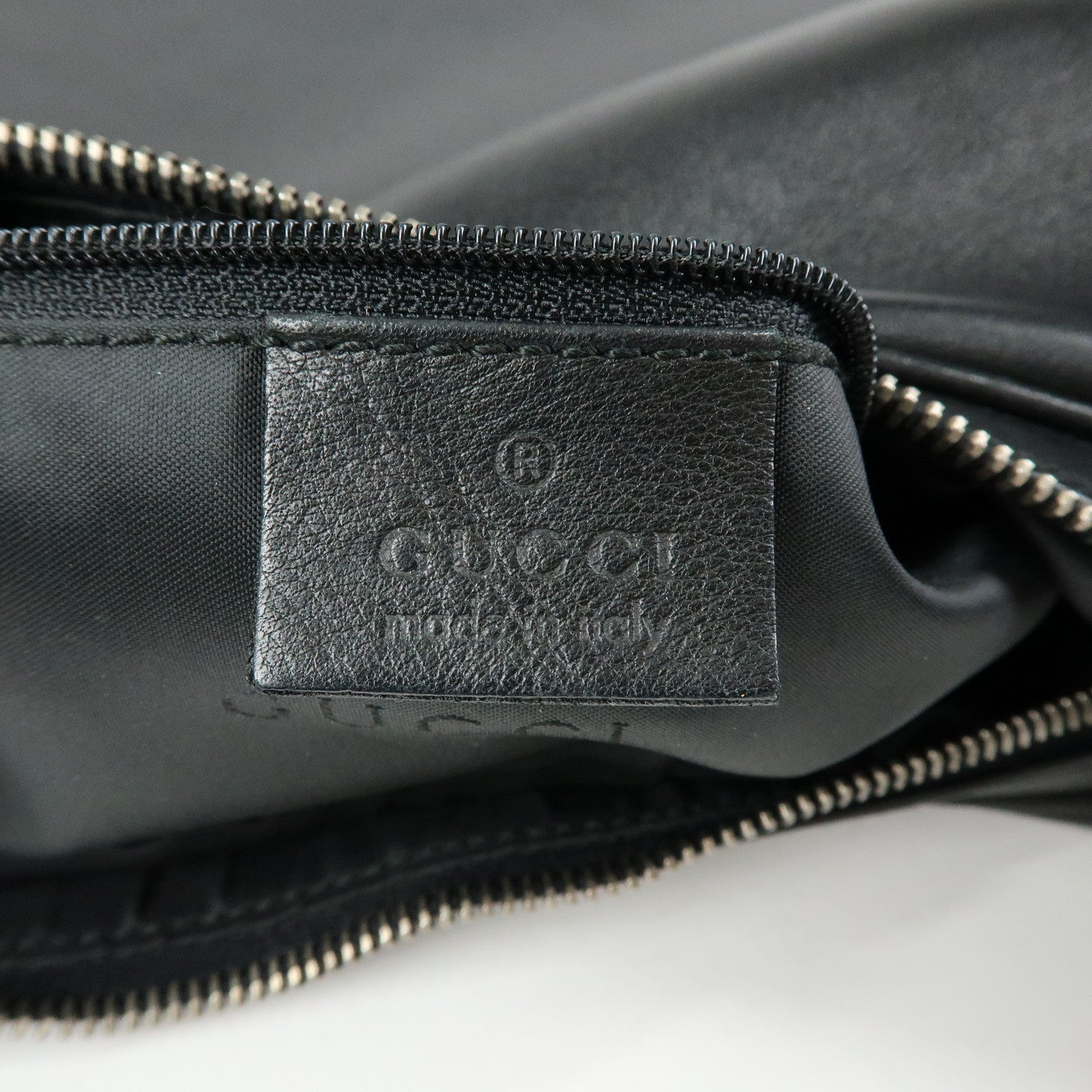 GUCCI Attache Leather Shoulder Bag Crossbody Bag Black 001・3341