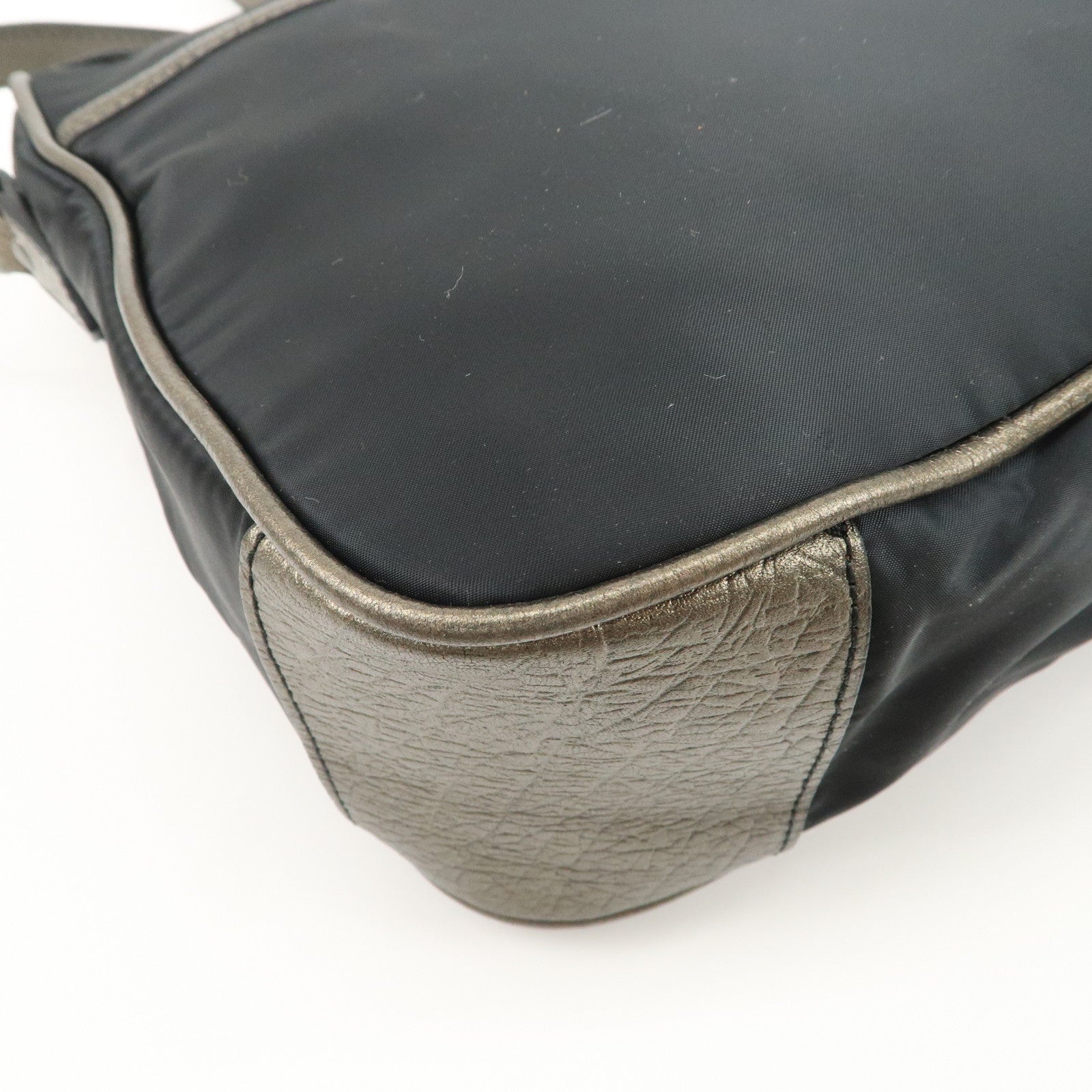 BURBERRY Nylon Leather Shoulder Bag Black Used