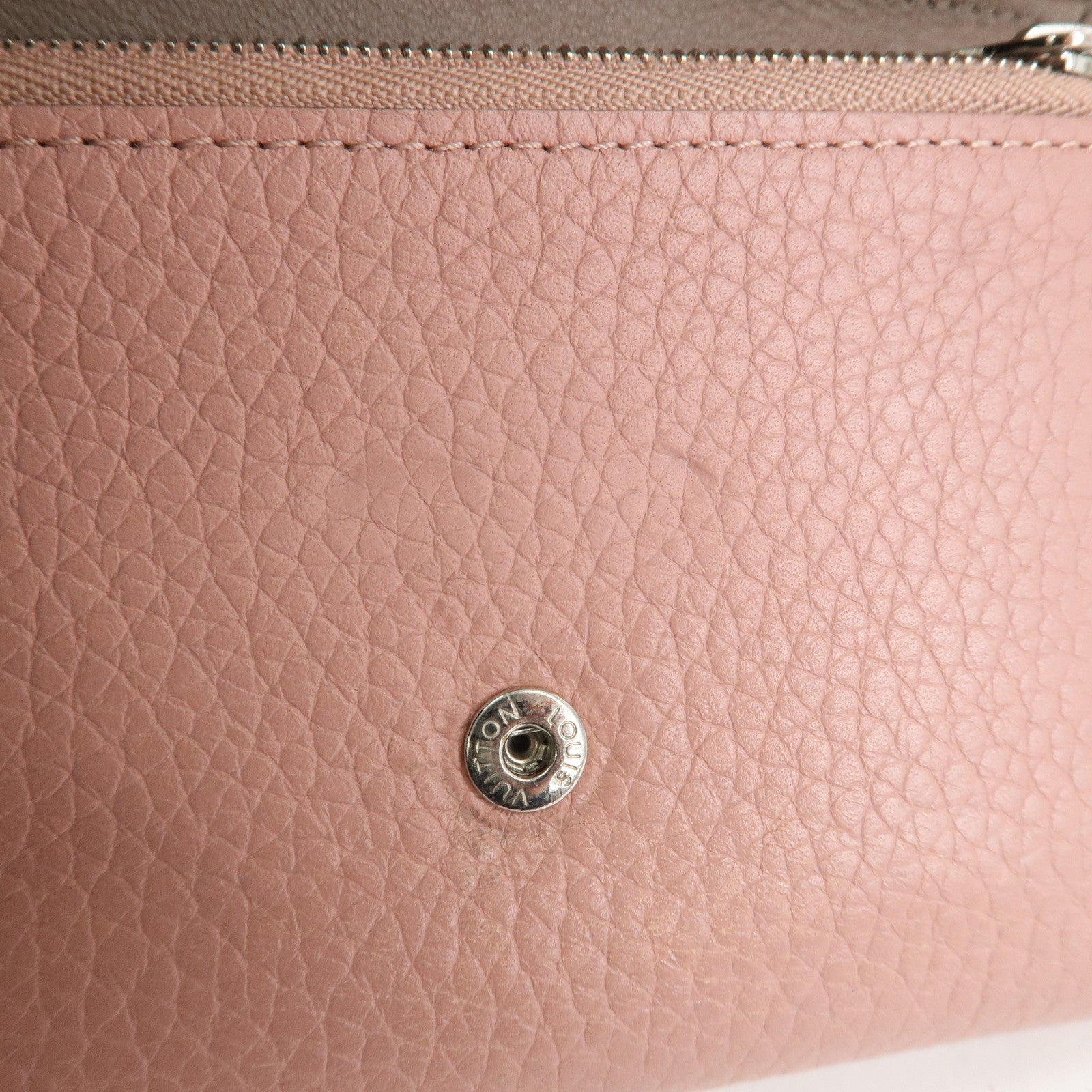 Louis Vuitton Portefeuille Capucines Leather Wallet Magnolia M80493 Used