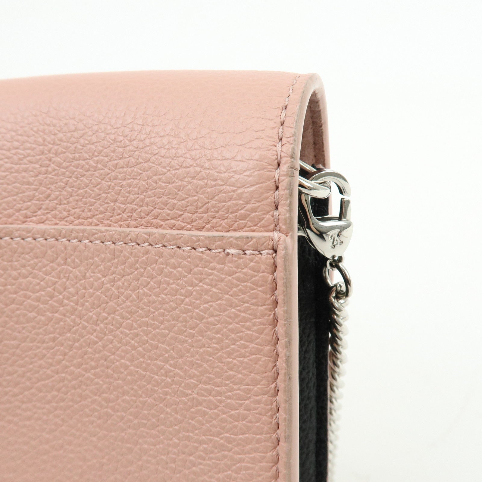 Louis Vuitton Pochette Lockme Leather Chain Shoulder Bag M63980