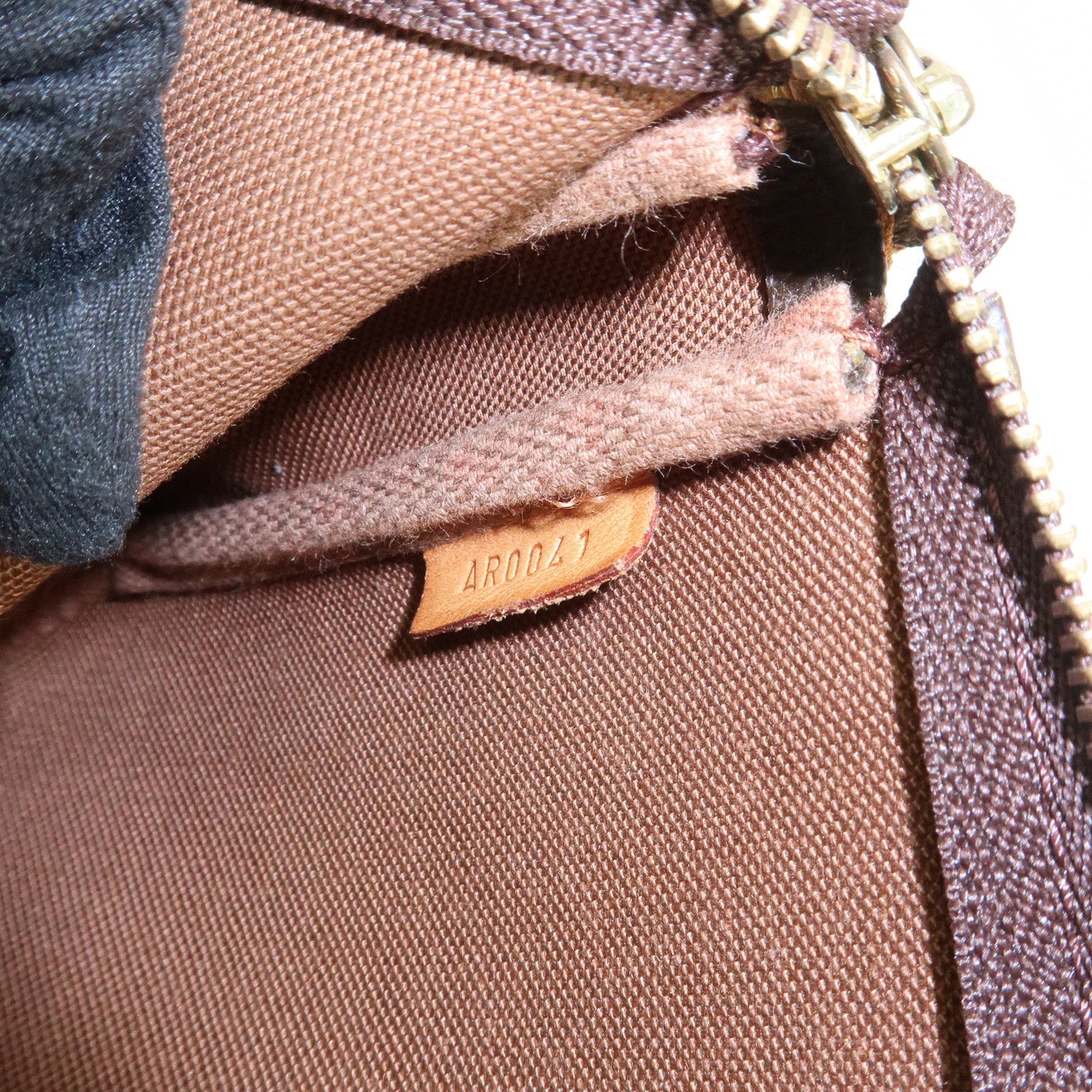 Louis Vuitton Monogram Graffiti Pochette Accessoires HandBag M92193