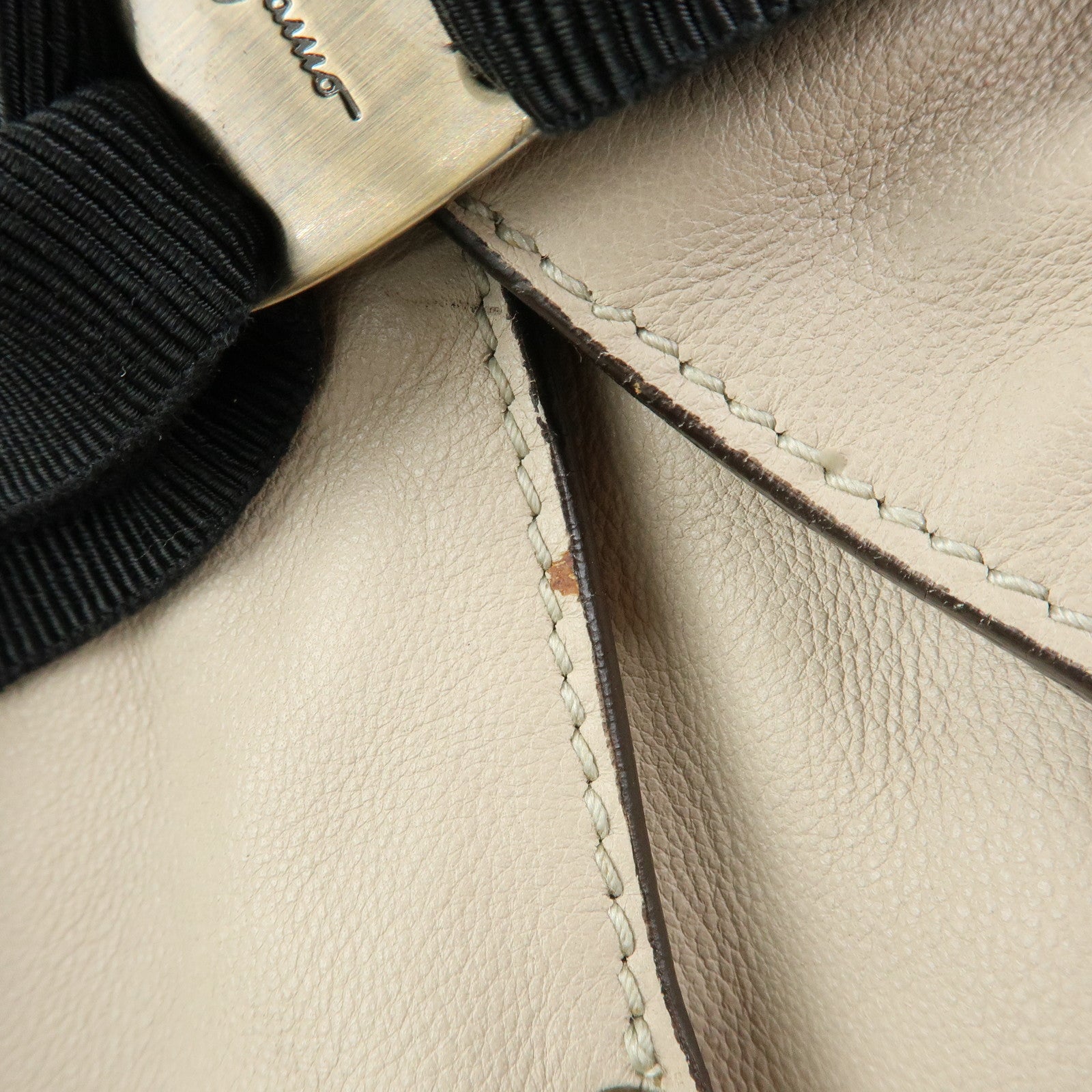 Ferragamo Vara Ribbon Leather Tote Bag Shoulder Bag Ivory Black