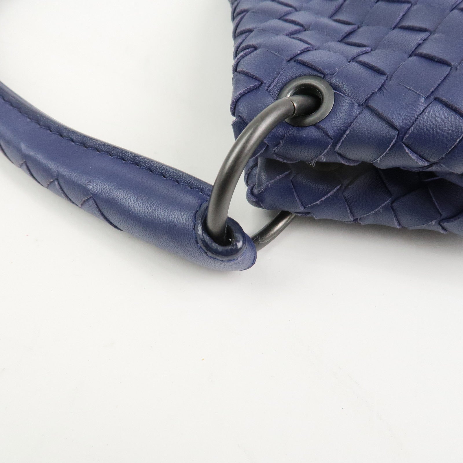BOTTEGA VENETA Intrecciato Leather Shoulder Bag Navy 255690