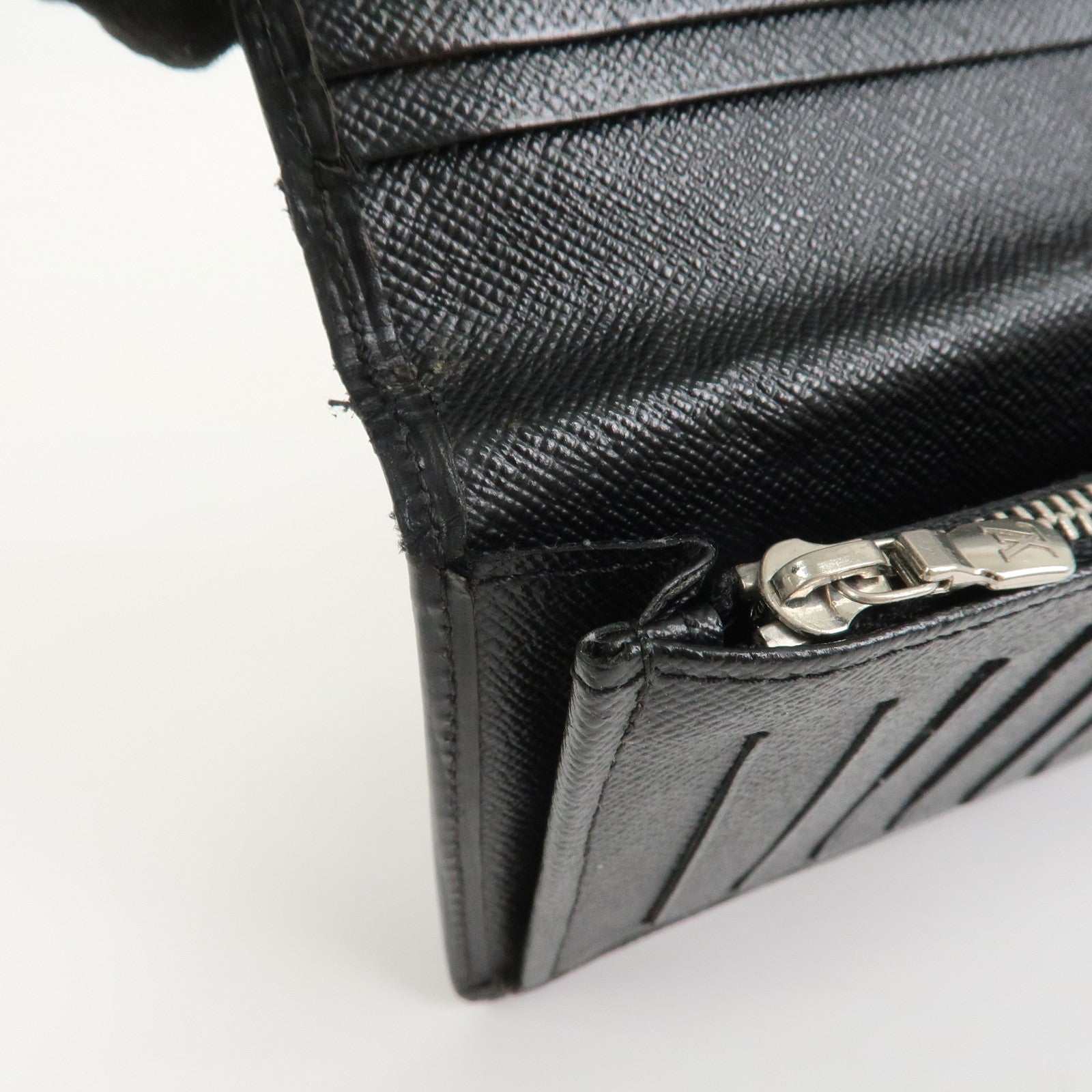 Louis Vuitton Epi Leather Portefeuille Brazza Wallet Noir M66542