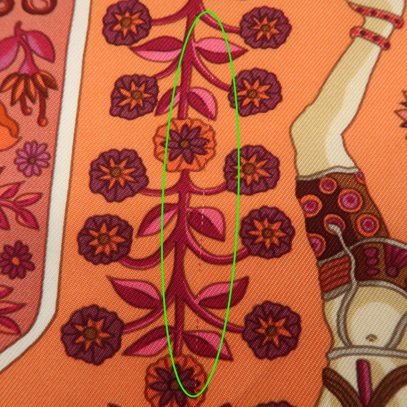 HERMES Carre 90 Silk 100% Aux Portes du Palais Scarf Red