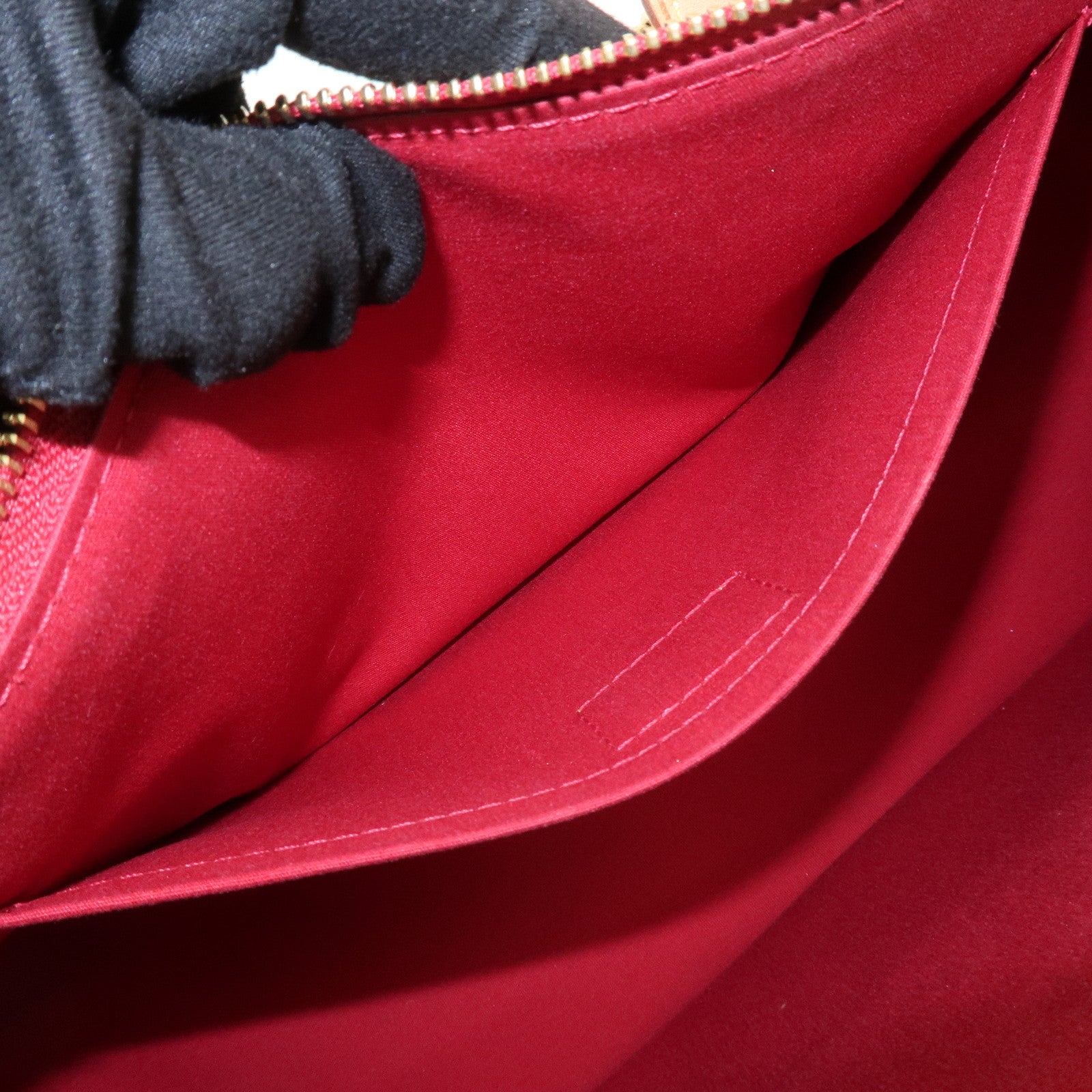 Louis Vuitton Vernis Rosewood Avenue Hand Bag Pomme D'Amour M93507