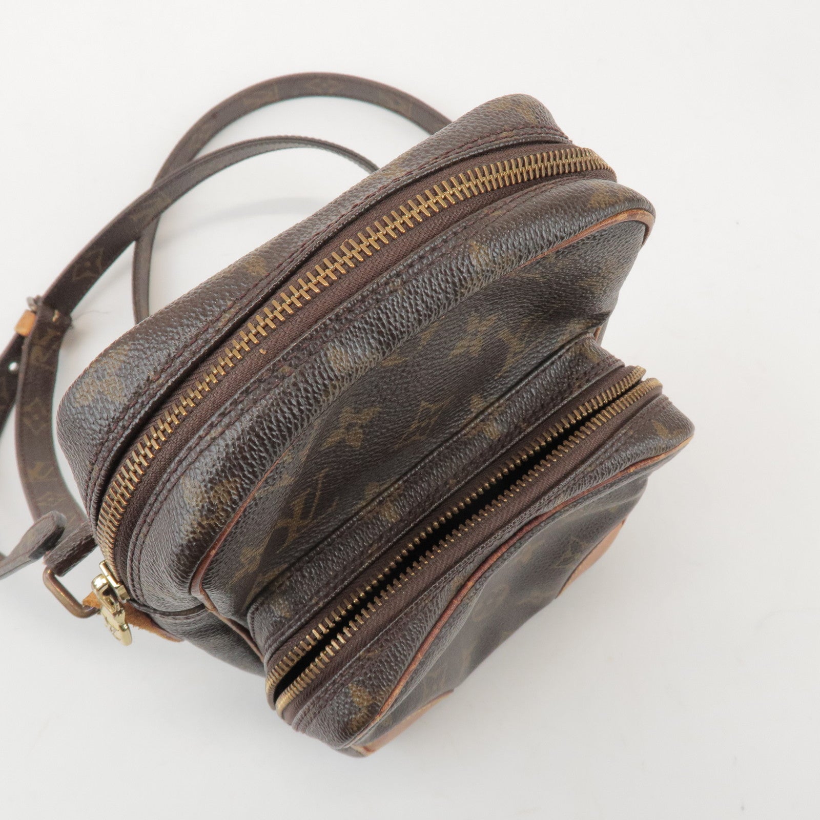 Louis Vuitton Monogram Amazone Shoulder Bag Crossbody Bag M45236