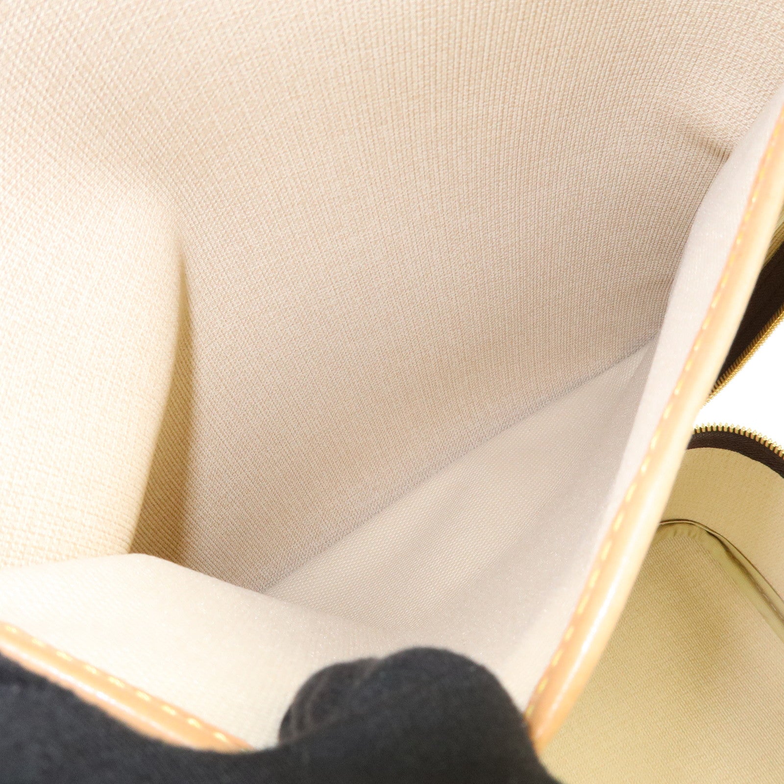 Louis Vuitton Monogram Excursion Shoes Case Hand Bag M41450