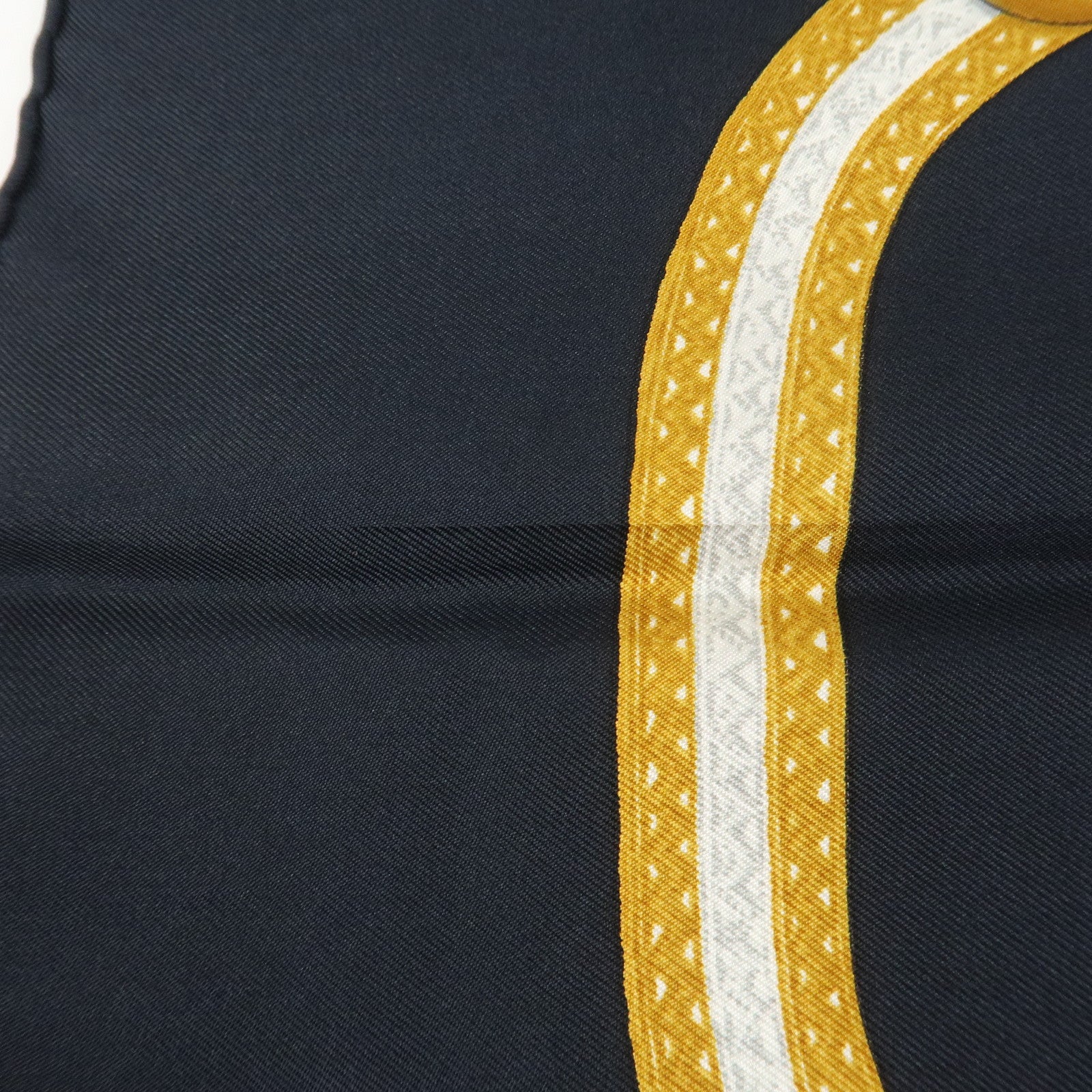HERMES Carre 90 Silk 100% Scarf  LE LAISSER COURRE Black