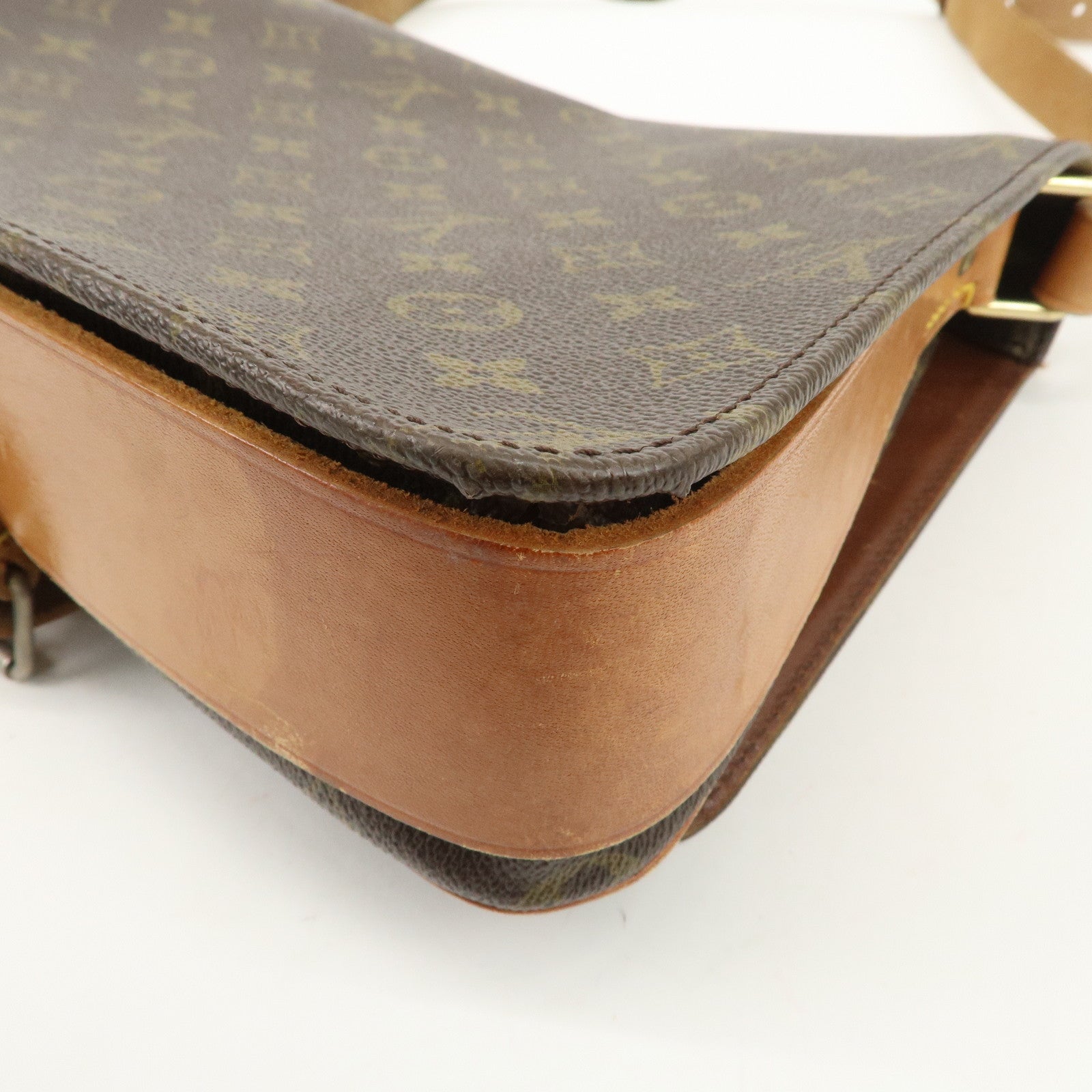 Louis Vuitton Monogram Cartouchiere 26 Shoulder Bag M51252