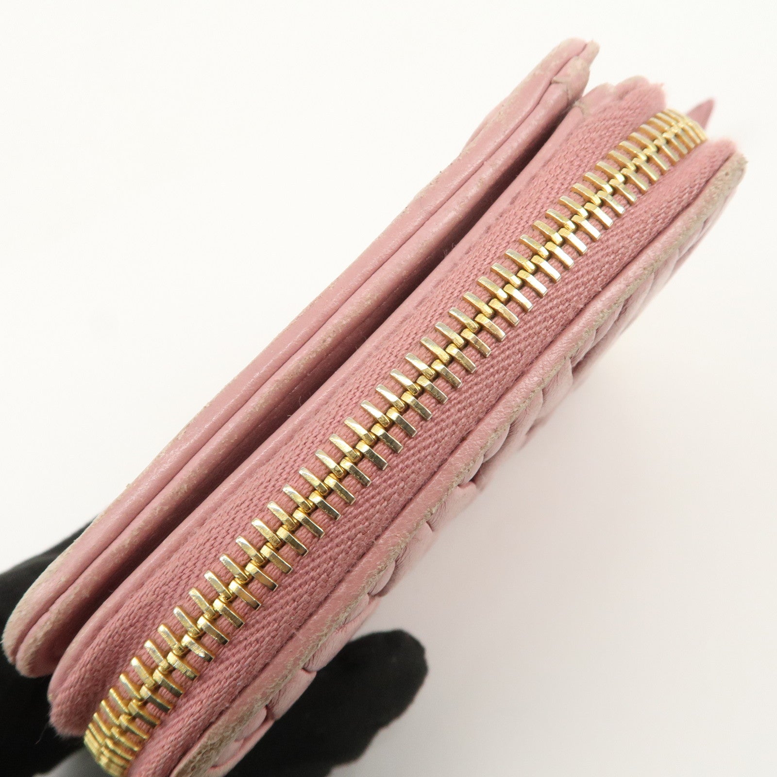 MIU MIU Matelasse Round Zippy Compact Wallet Pink 5ML522