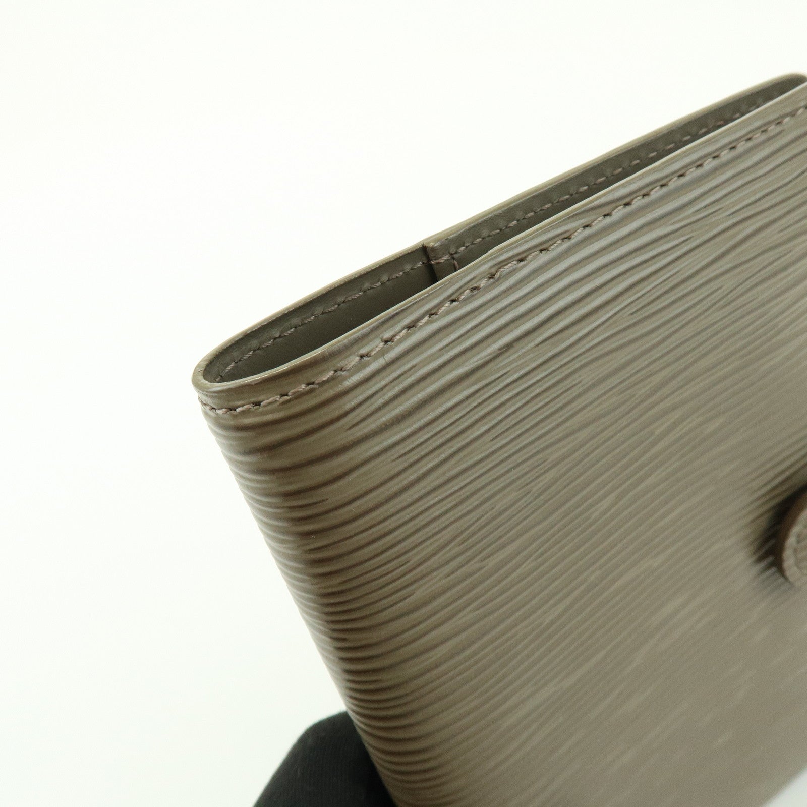 Louis Vuitton Epi Leather Agenda PM Planner Cover Pepper R2005C