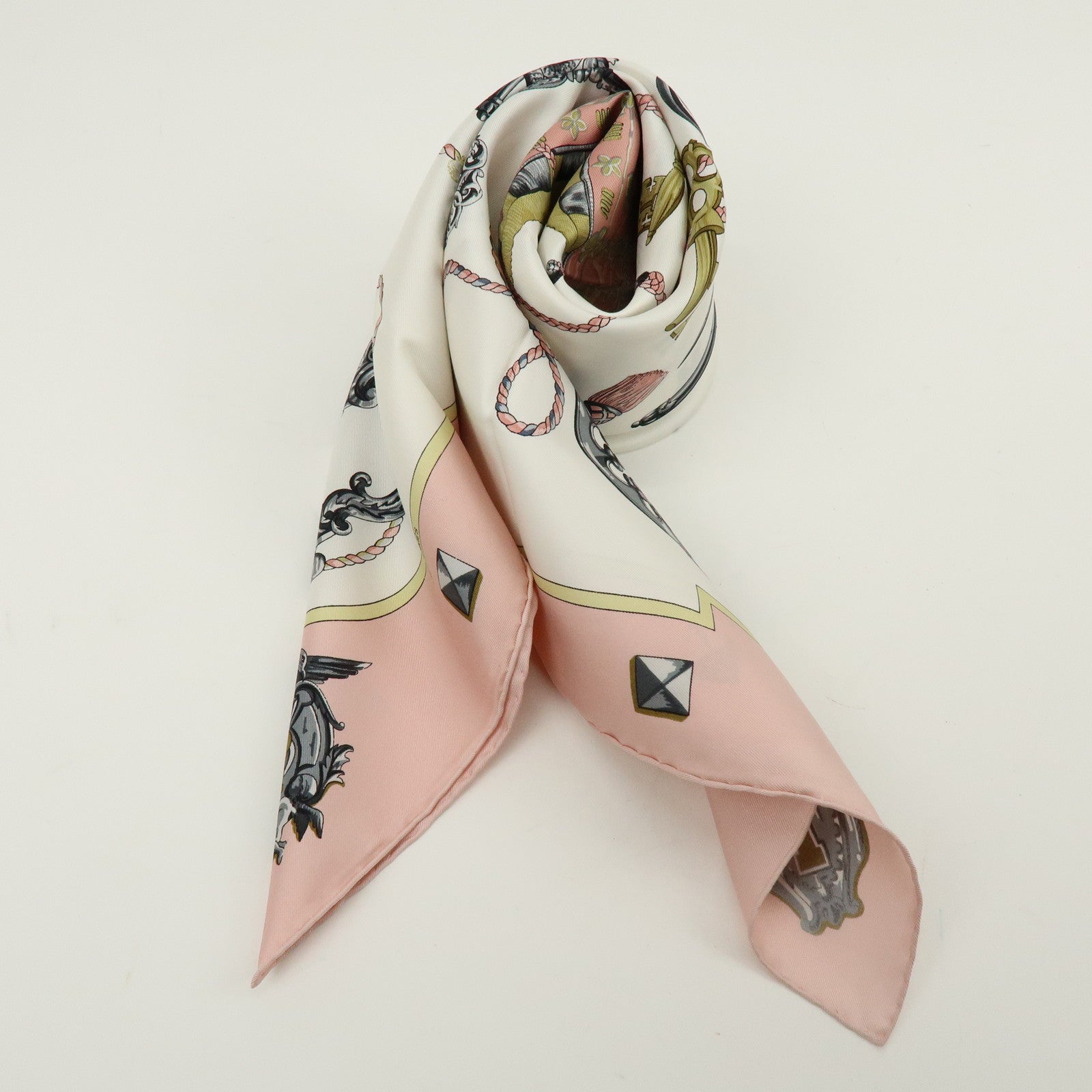 HERMES Carre 90 Silk 100% Scarf LES CLES THE KEYS RARE Light Pink