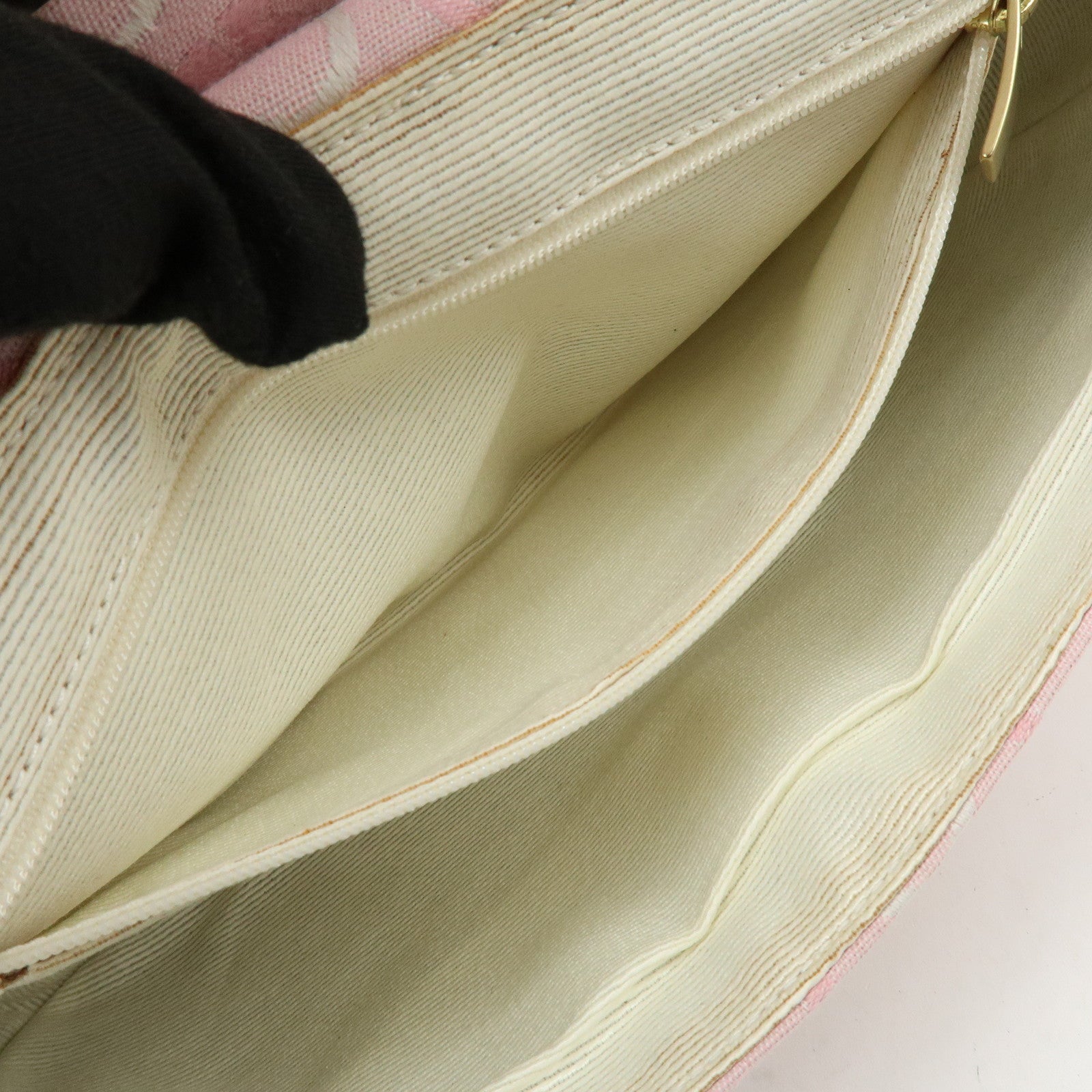 Ferragamo Gancini Canvas Leather Shoulder Bag Light Pink White