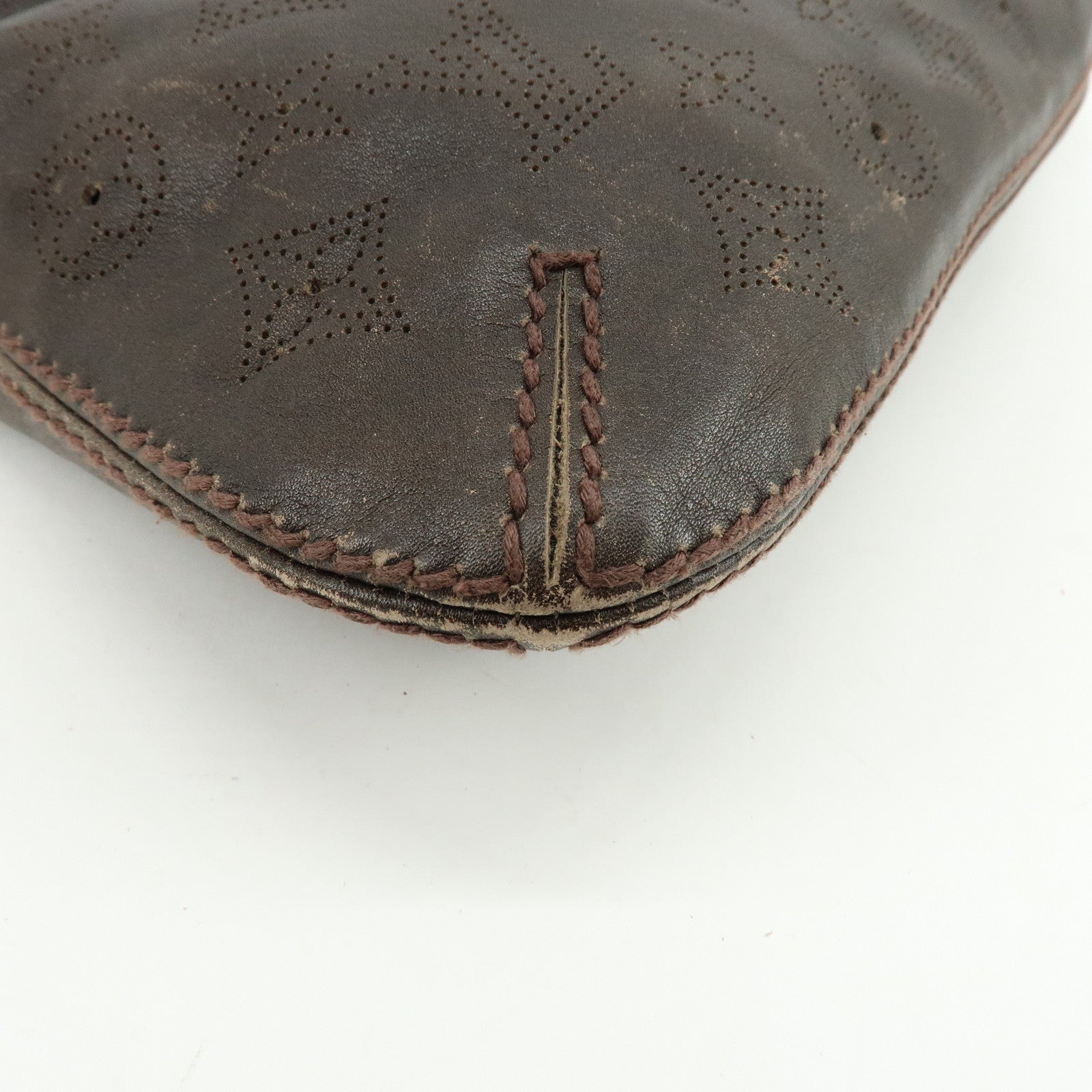 Louis Vuitton Pochette Onata Cuir Leather Shoulder Bag Cacao M40002