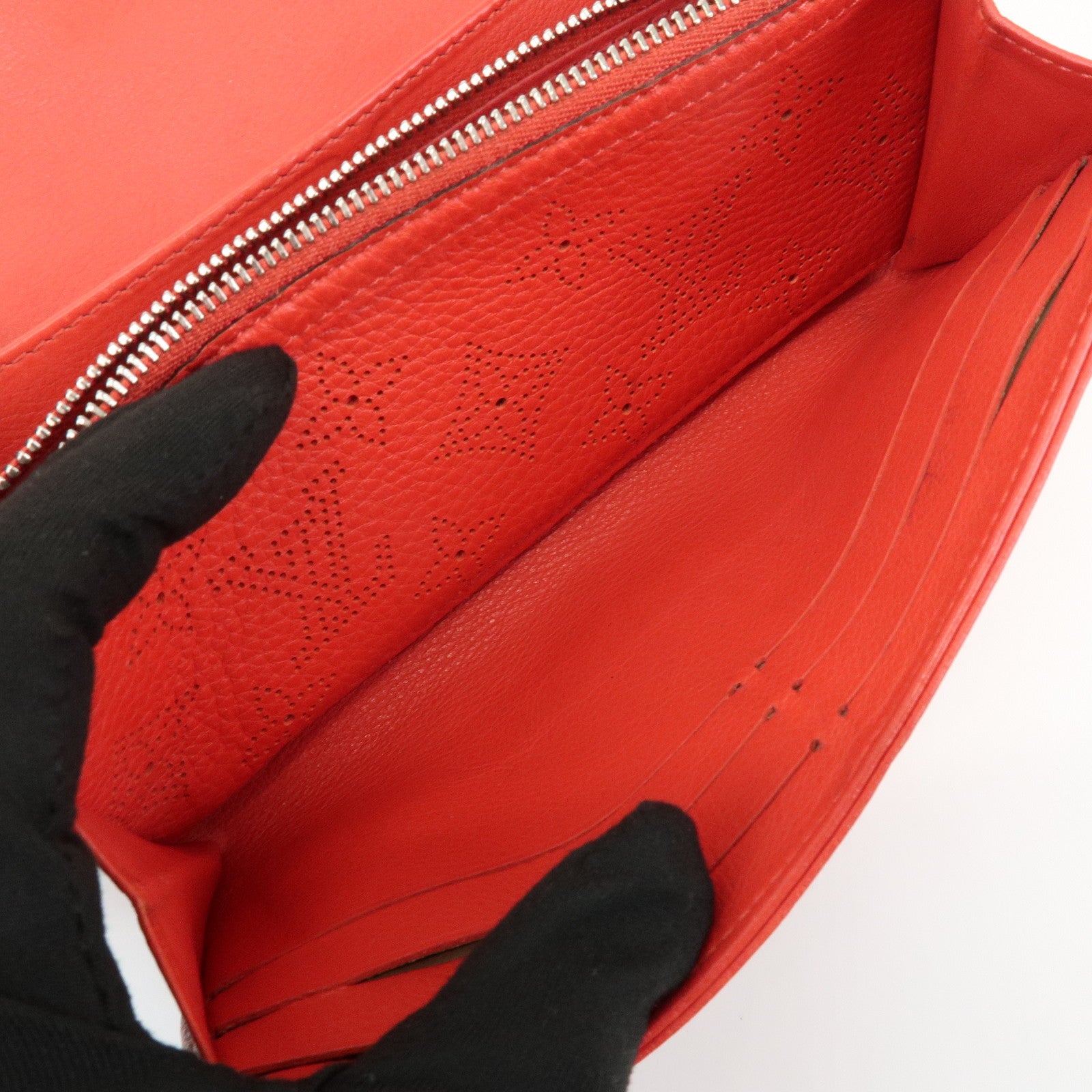 Louis Vuitton Mahina Leather Portefeuille Iris Long Wallet M58161