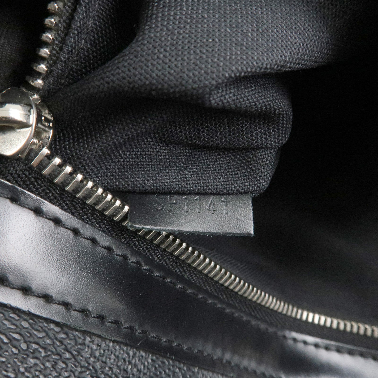 Louis Vuitton Damier Graphite Daniel MM Shoulder Bag N58029