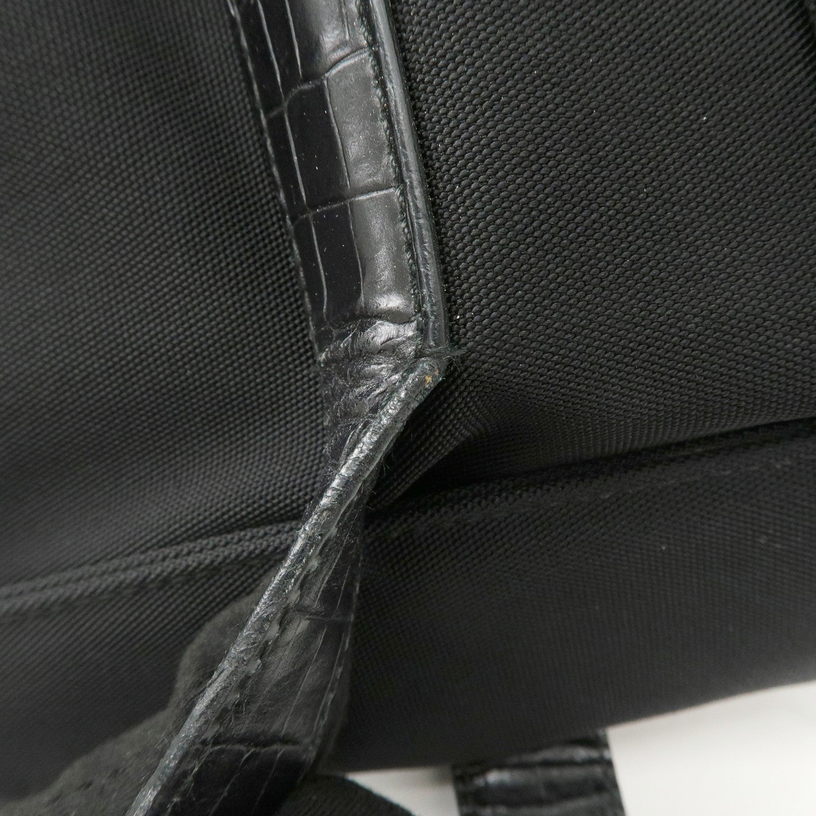 Ferragamo Vara Nylon Embossed Leather Shoulder Bag Hand Bag Black