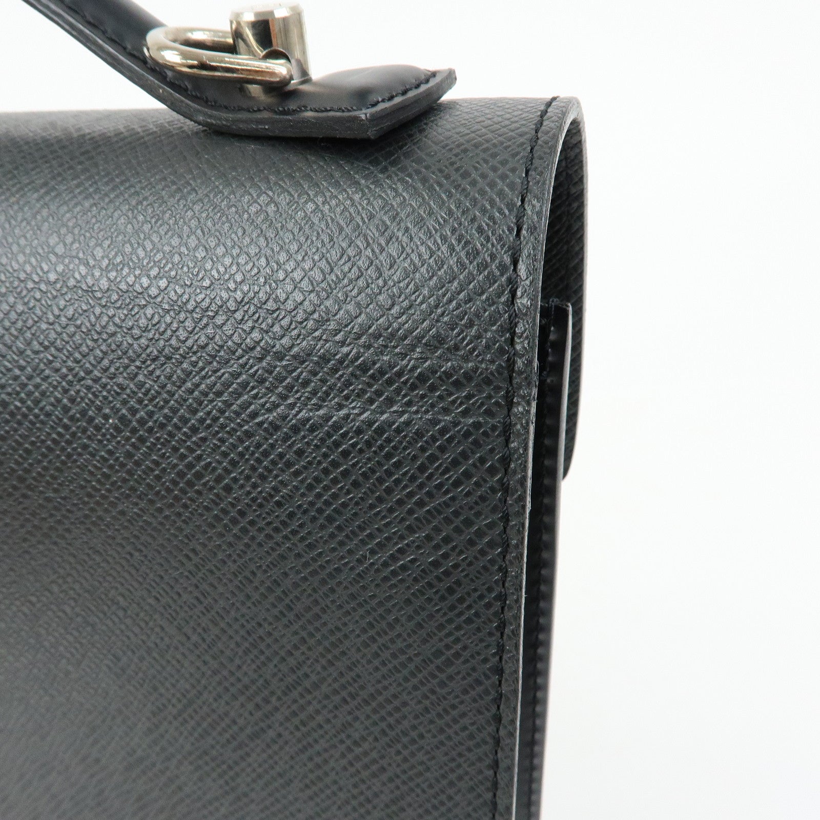 Louis Vuitton Taiga Monceau Leather Hand Bag Black M32002