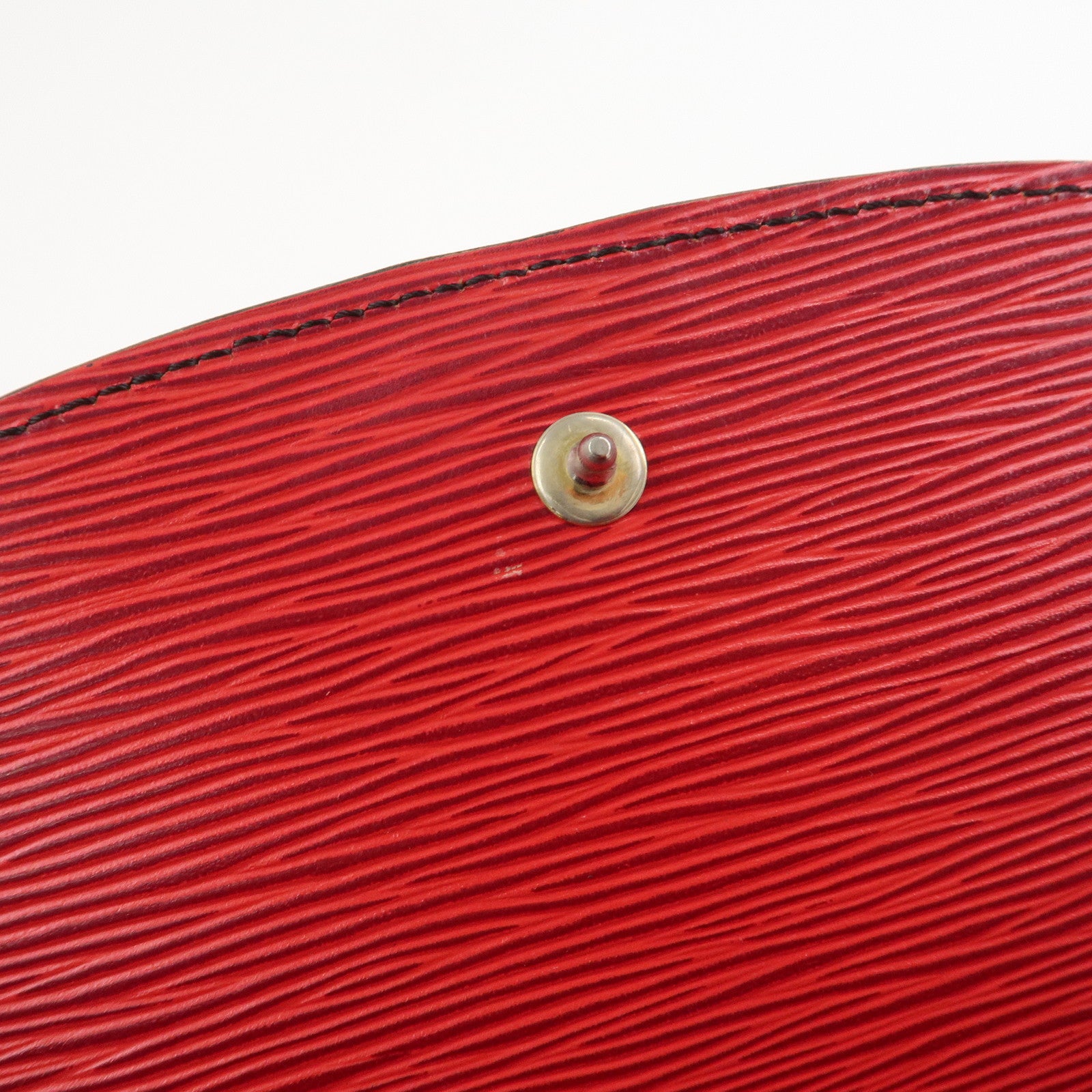 Louis Vuitton Epi Saint Cloud Shoulder Bag Crossbody Bag Red M52197