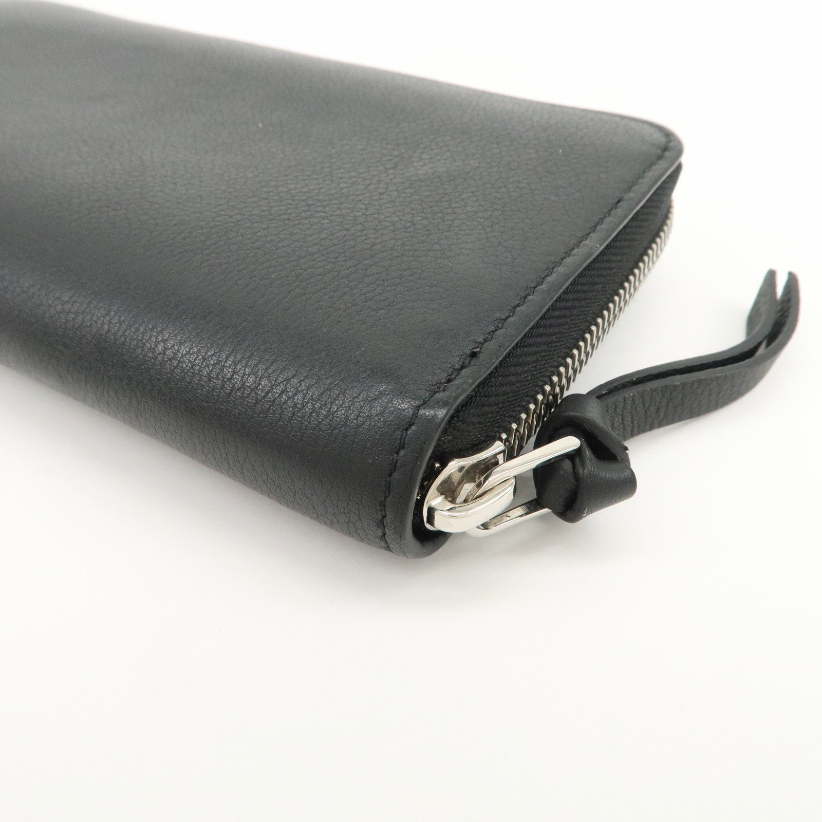 Louis Vuitton Lockme Leather Round Zippy Long Wallet Noir M62622