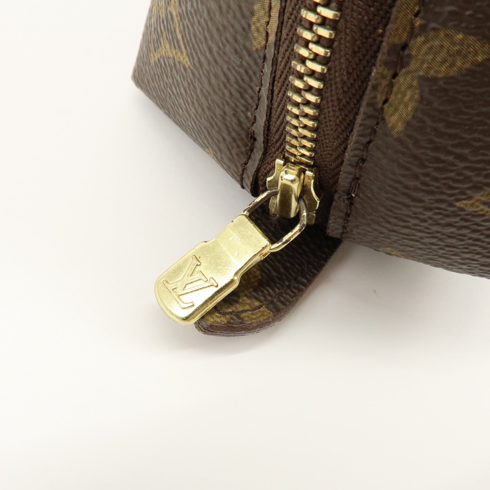 Louis Vuitton Monogram Trousse Demi Ronde Pouch Brown M47520