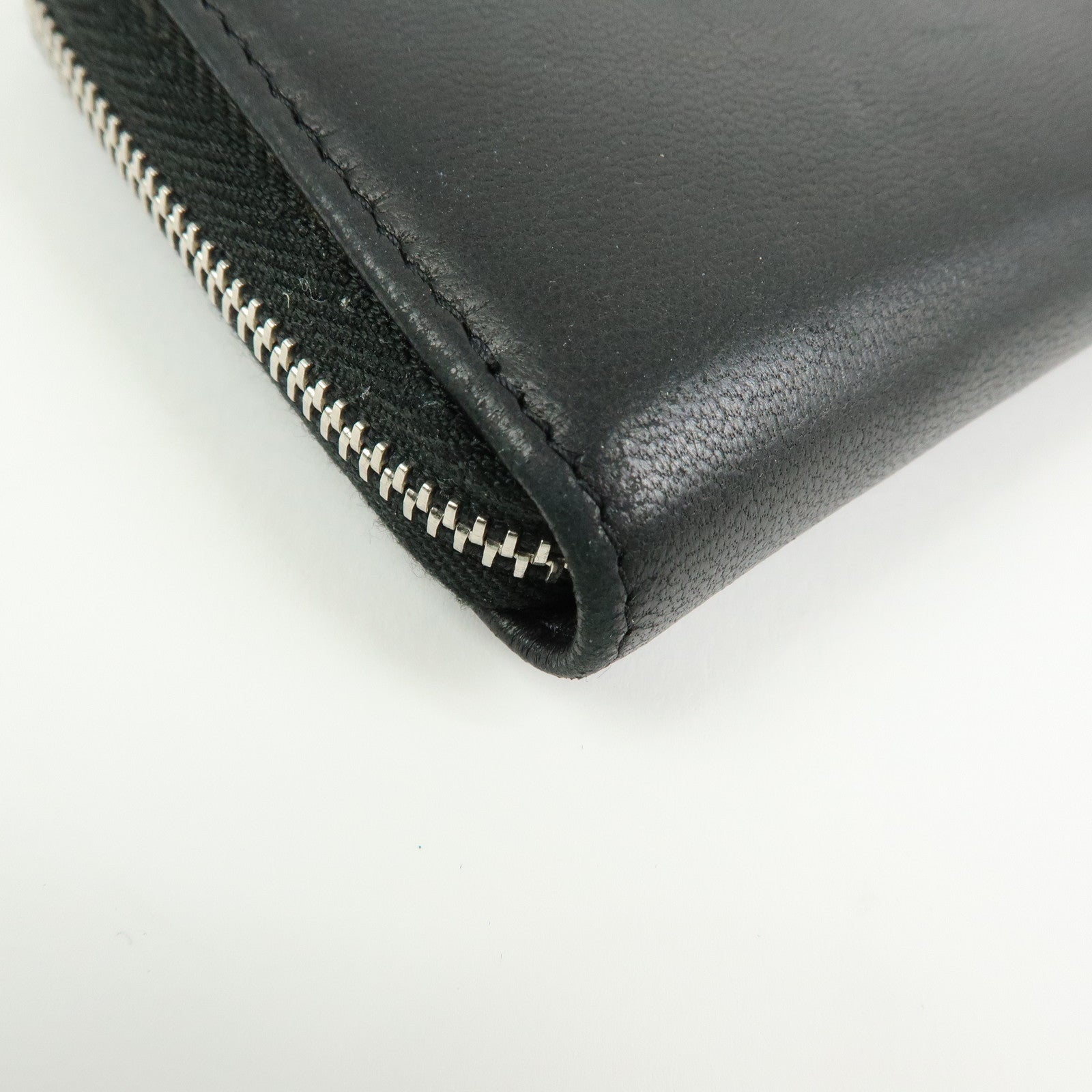 CHANEL COCO Mark Lamb Skin Round Zippy Compact Wallet Black Beige