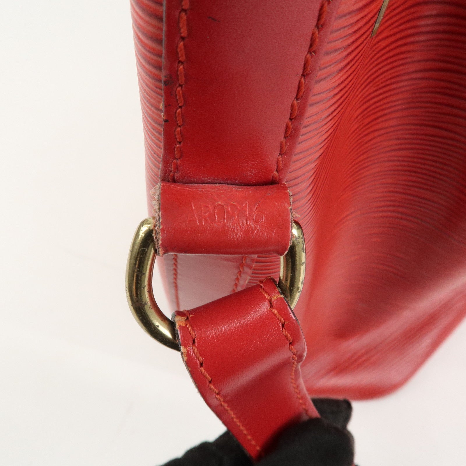Louis Vuitton Epi Petit Noe Shoulder Bag Castilian Red M44107