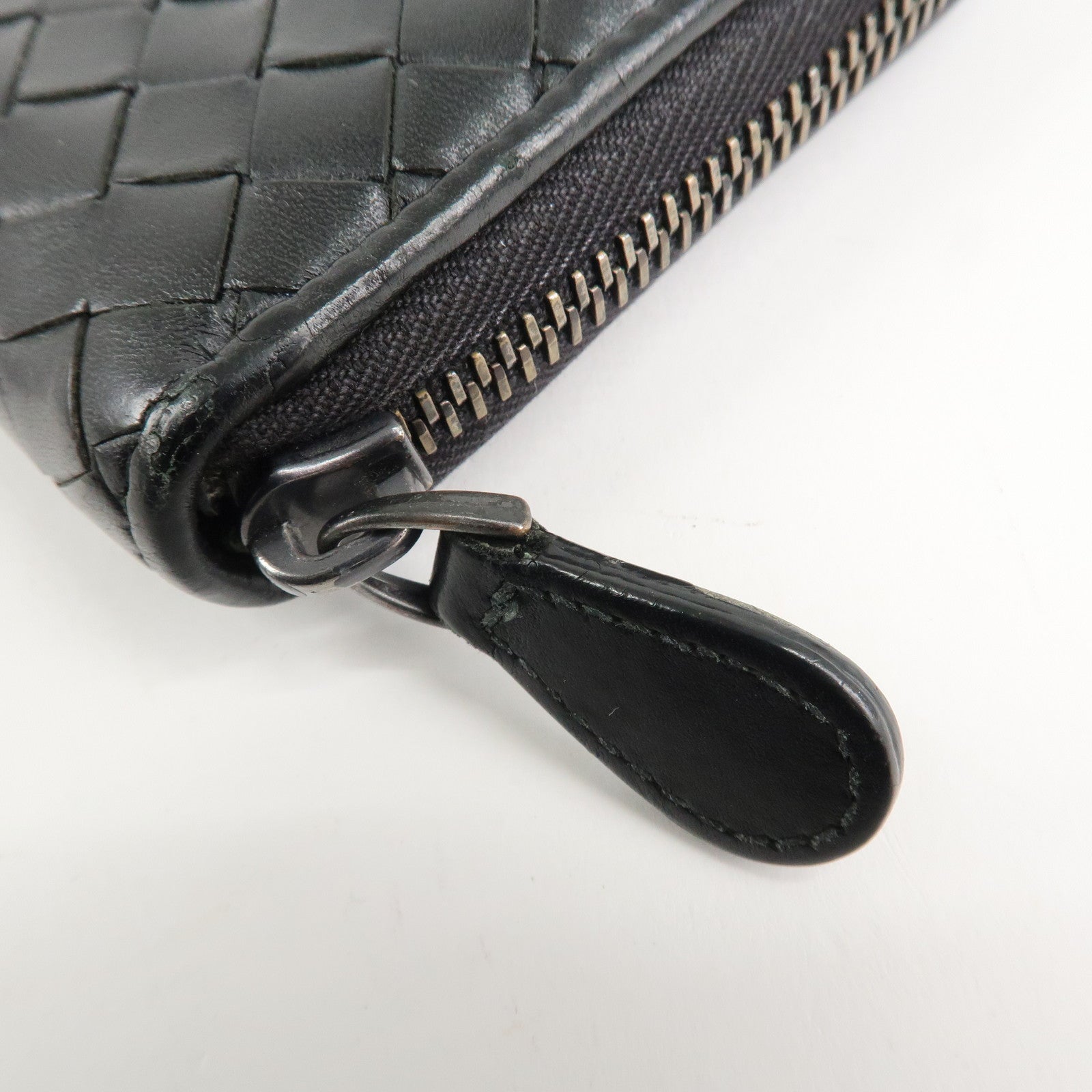 BOTTEGA VENETA Intrecciato Leather Round Zippy Wallet Black 114076 Used