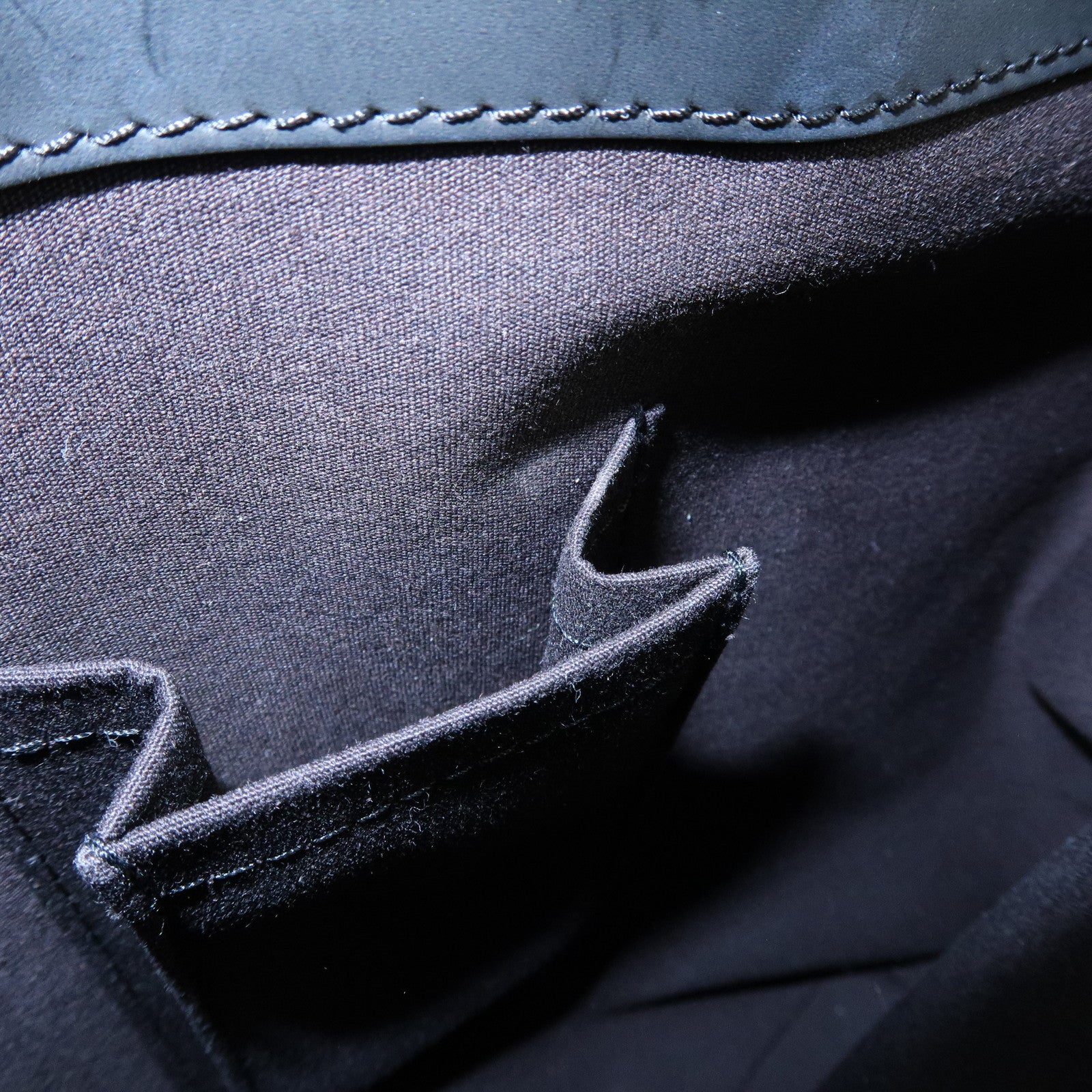 Louis Vuitton Epi Mandala MM Shoulder Bag Noir Black M58892