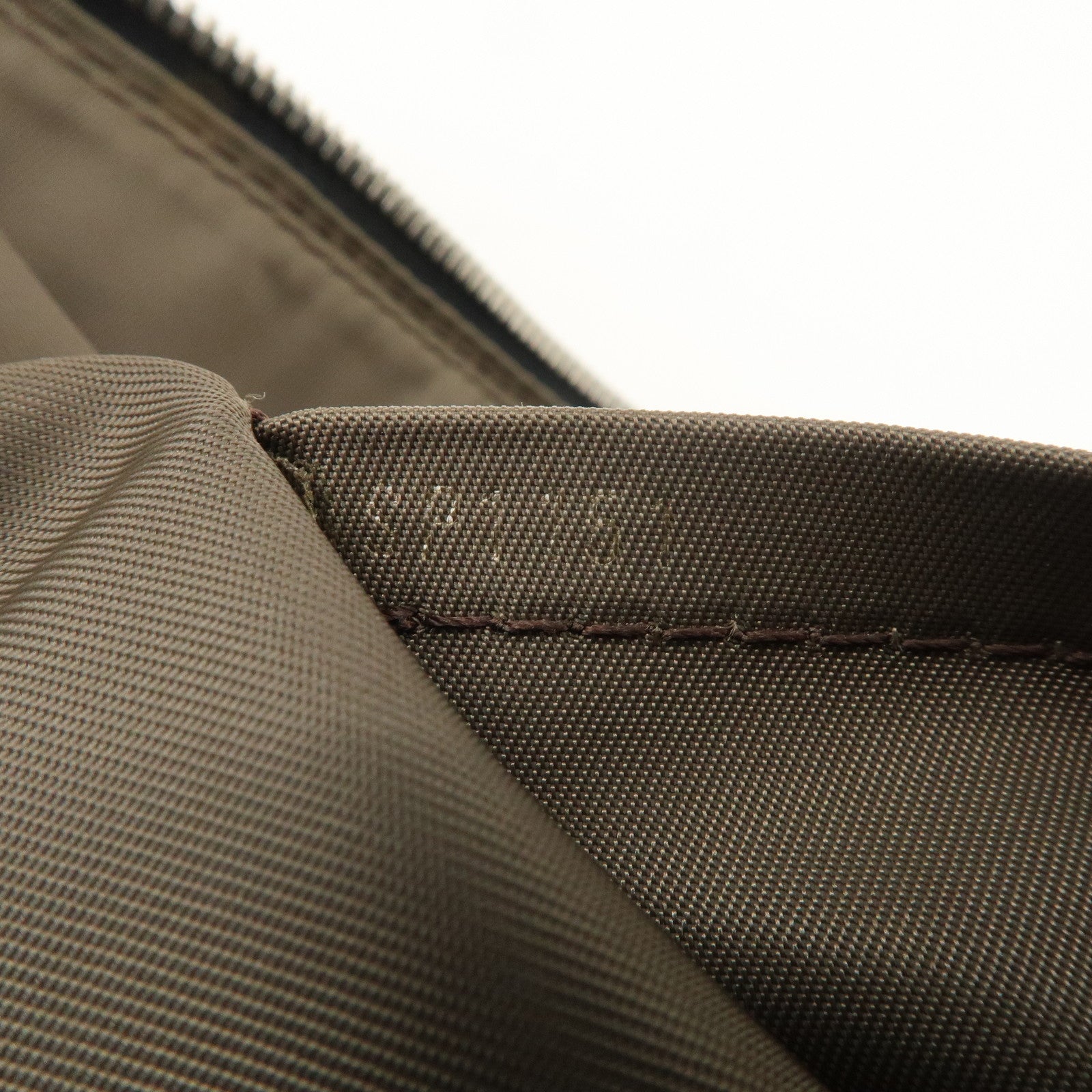 Louis Vuitton Damier Giant Canvas Nume Leather Explorateur M93616