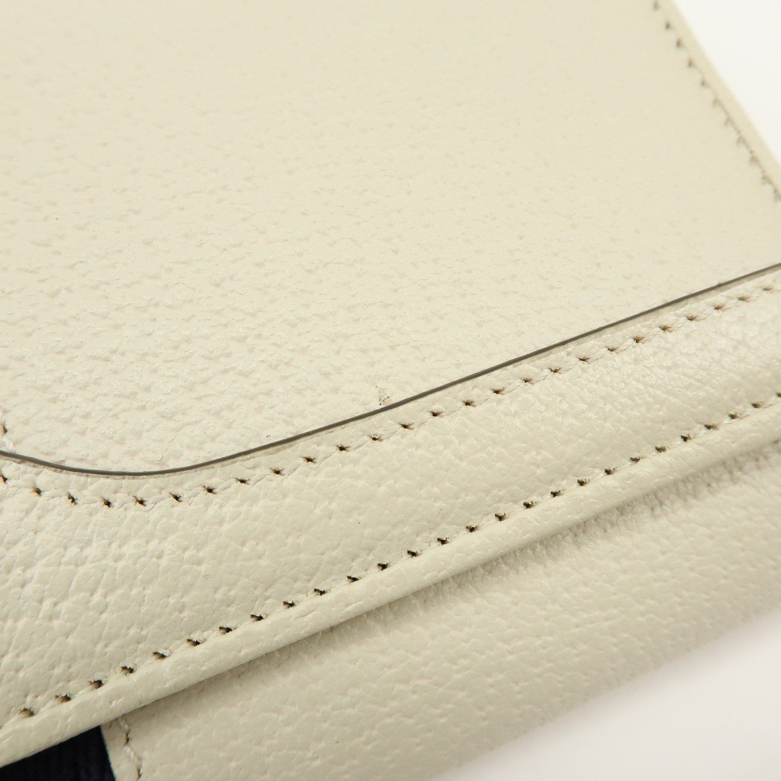 GUCCI Sherry GG Marmont Leather Chain Wallet Ivory 546592