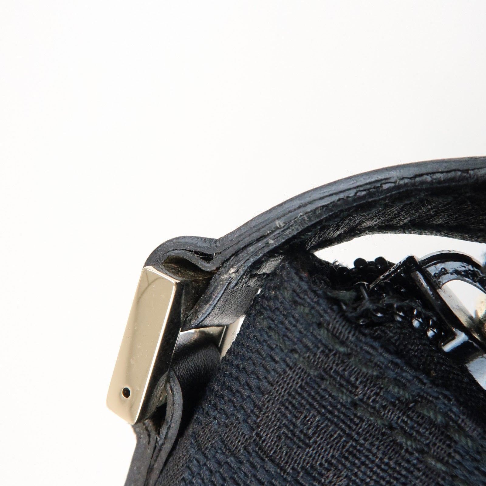 GUCCI Boat Bag GG Canvas Leather Accessory Pouch Hand Bag 039・1103