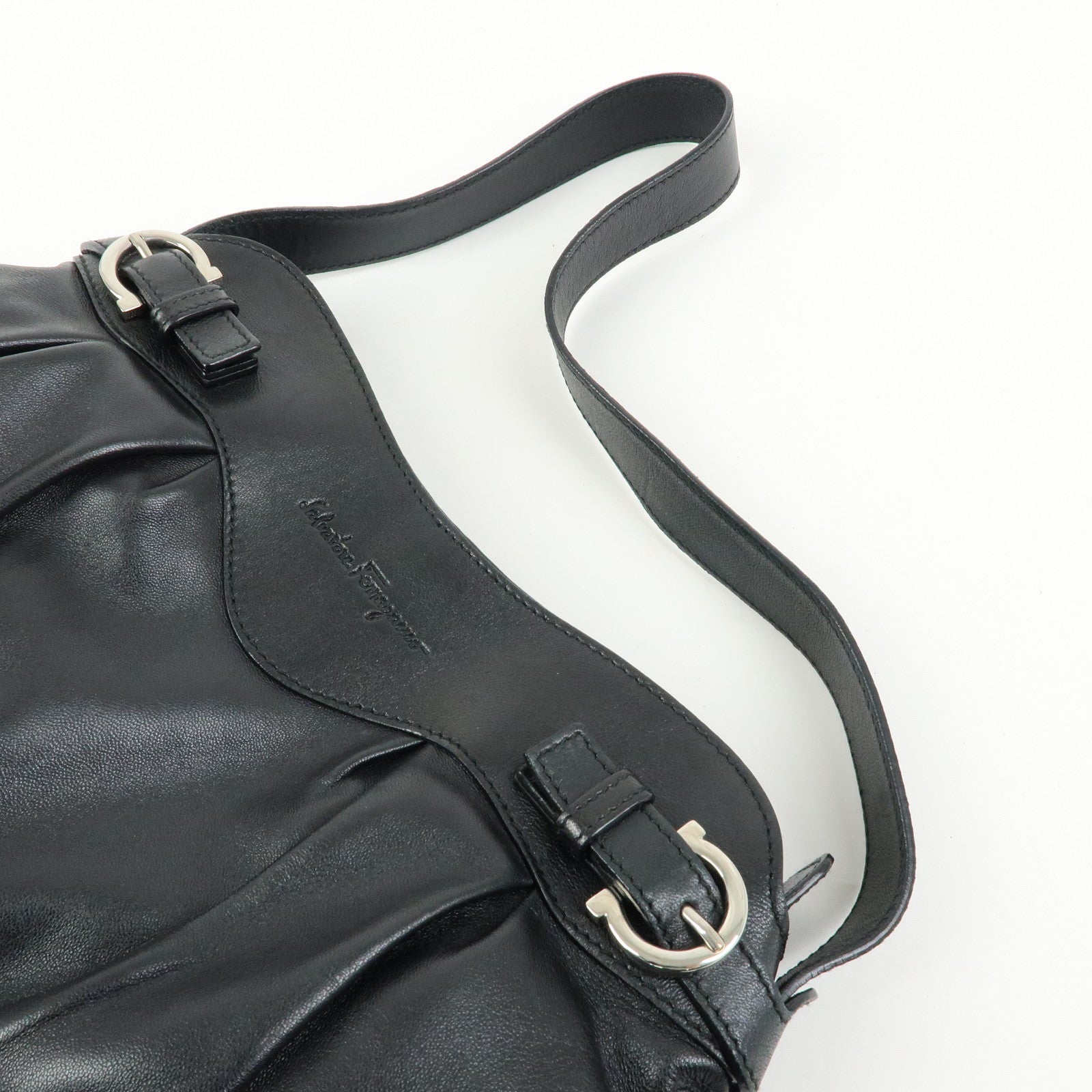 Ferragamo Gancini Leather Shoulder Bag Hand Bag Black