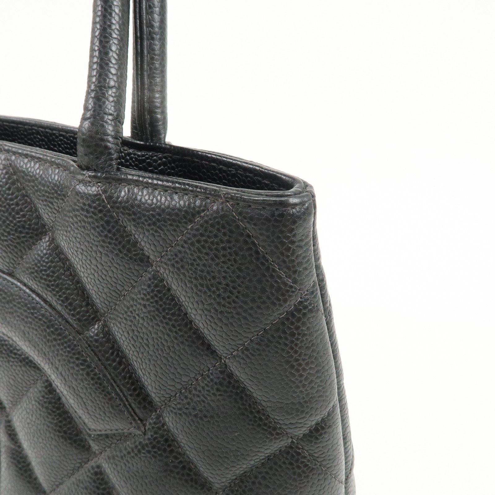 CHANEL Matelasse Caviarskin Medallion Tote Bag Hand Bag A01804