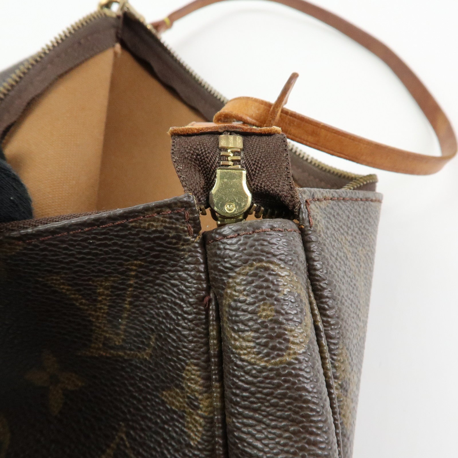 Louis Vuitton Monogram Pochette Accessoires Pouch Hand Bag M51980