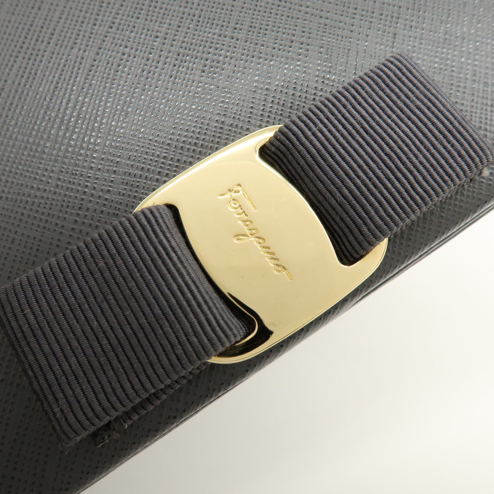 Ferragamo Varra Ribbon Leather Chain Shoulder Bag Wallet Gray